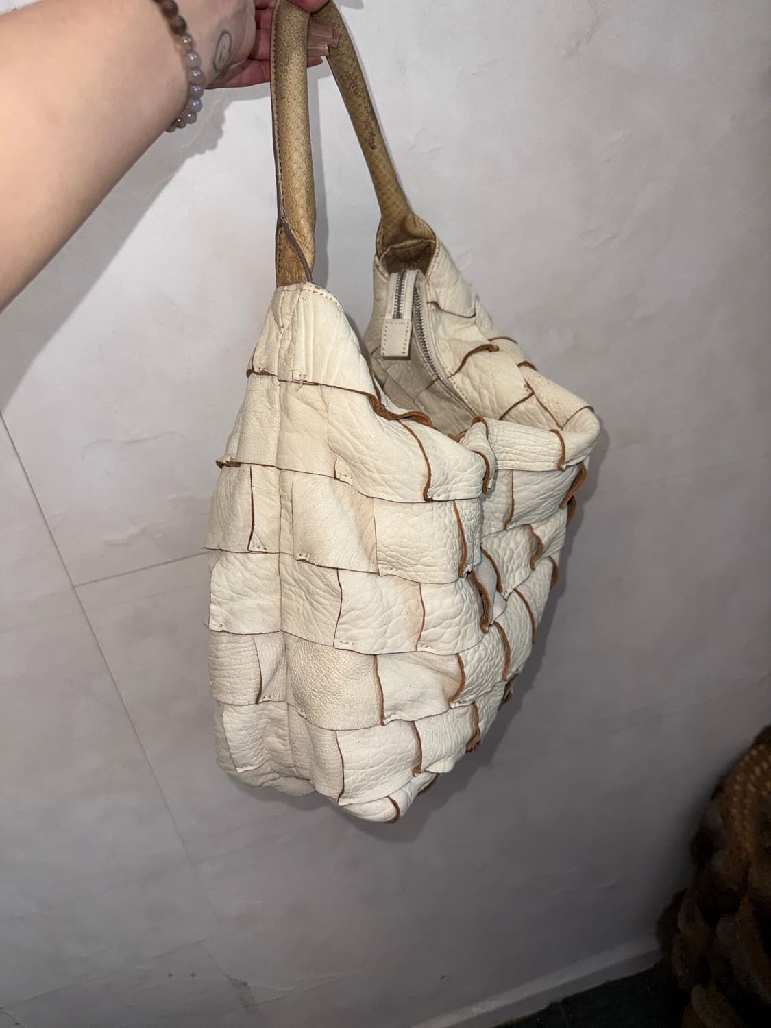 Ivory lamb & cow skin patch layered 숄더백 상품이미지3