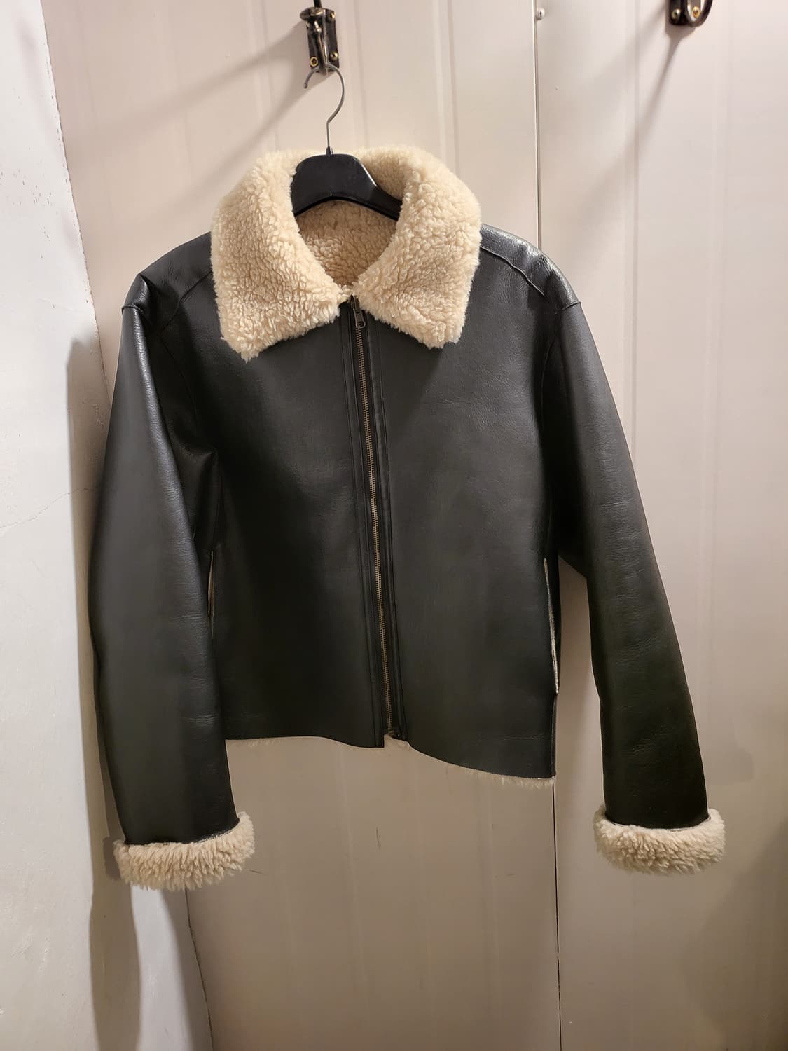 파사드패턴 램스울 블랙 무스탕 상품이미지3