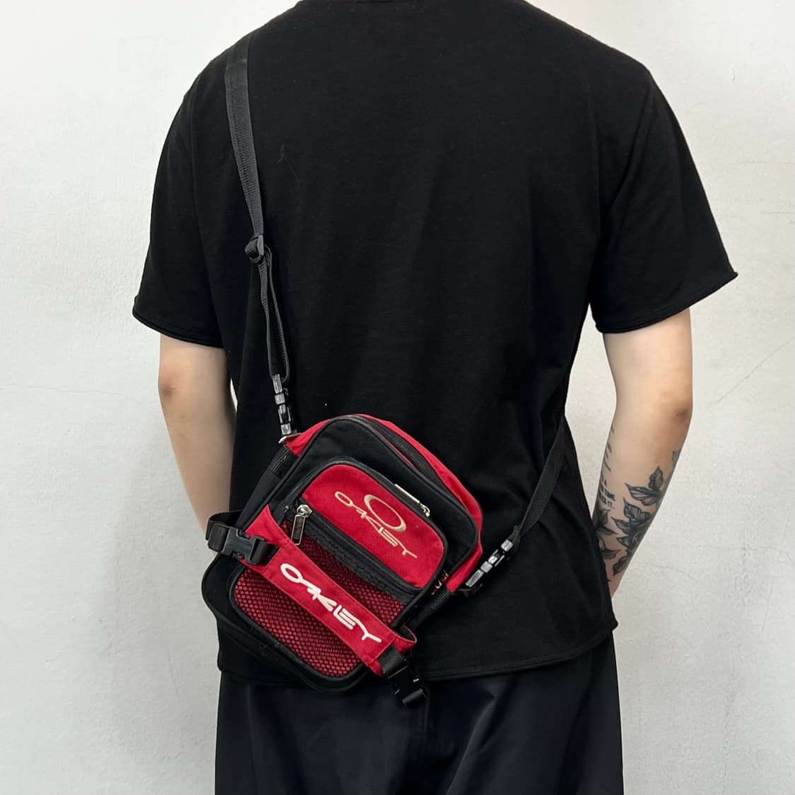 오클리 아이콘 미니백 상품이미지2