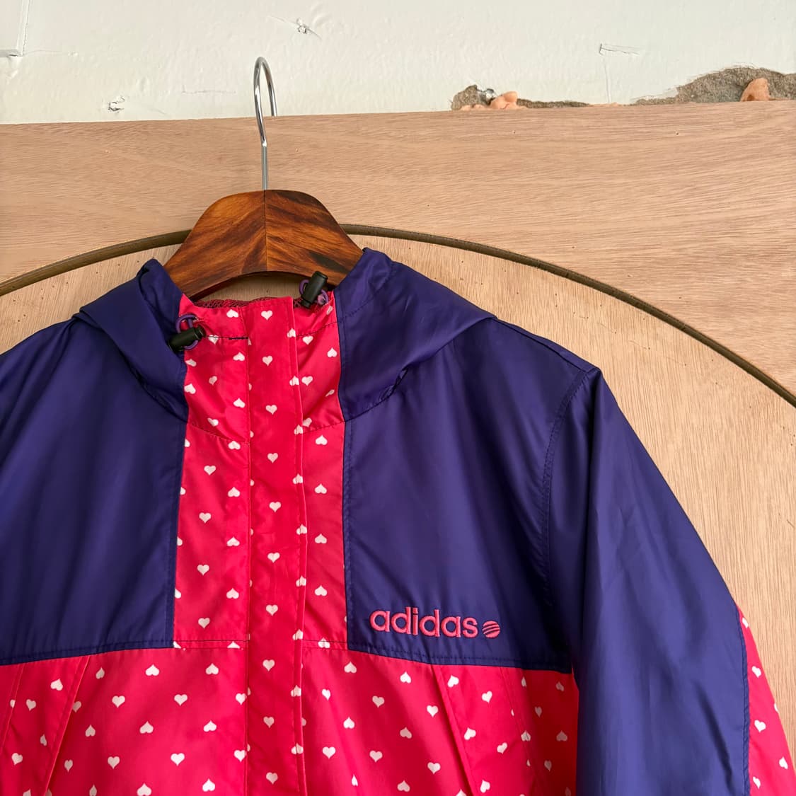 아디다스 네오 라벨 하트 패턴 후드 바람막이 상품이미지2