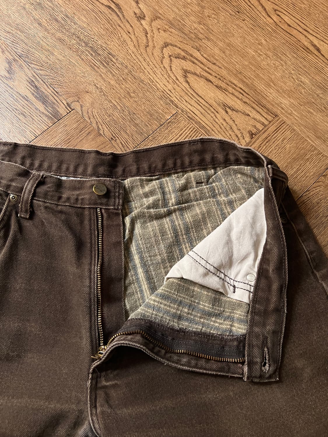 [36]칼하트 USA 체크 라이닝 빈티지 워싱 다크브라운 워크 데님 팬츠 상품이미지3