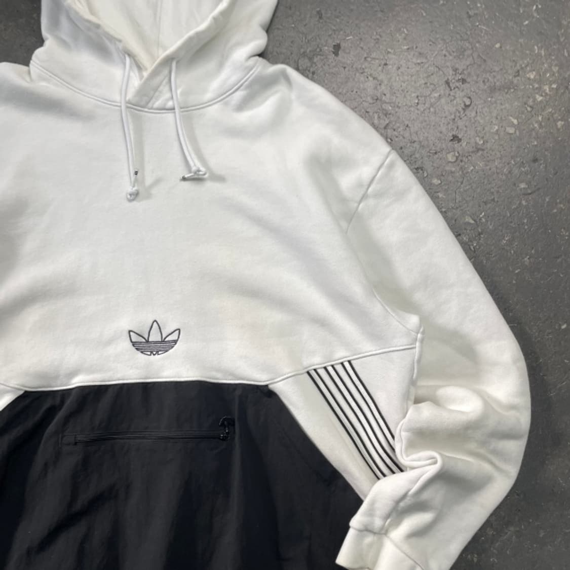 105 아디다스 후드티 상품이미지2