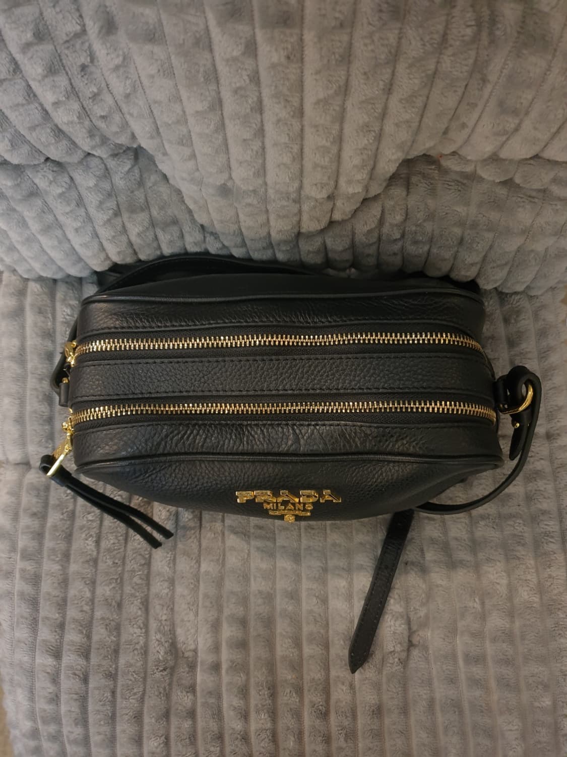 프라다 카메라백 팔아요 상품이미지5