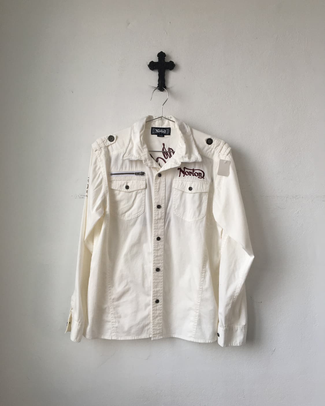 Lettering needle work point shirt 상품이미지2