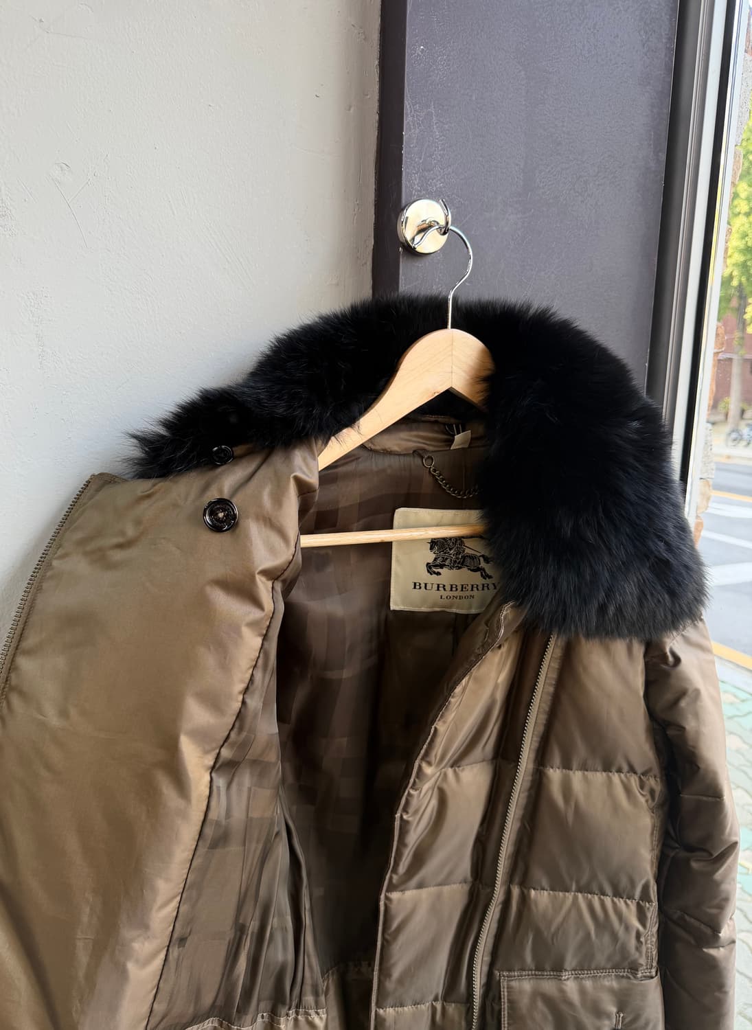 S/ 버버리 런던 폭스퍼 다운 패딩점퍼 상품이미지4