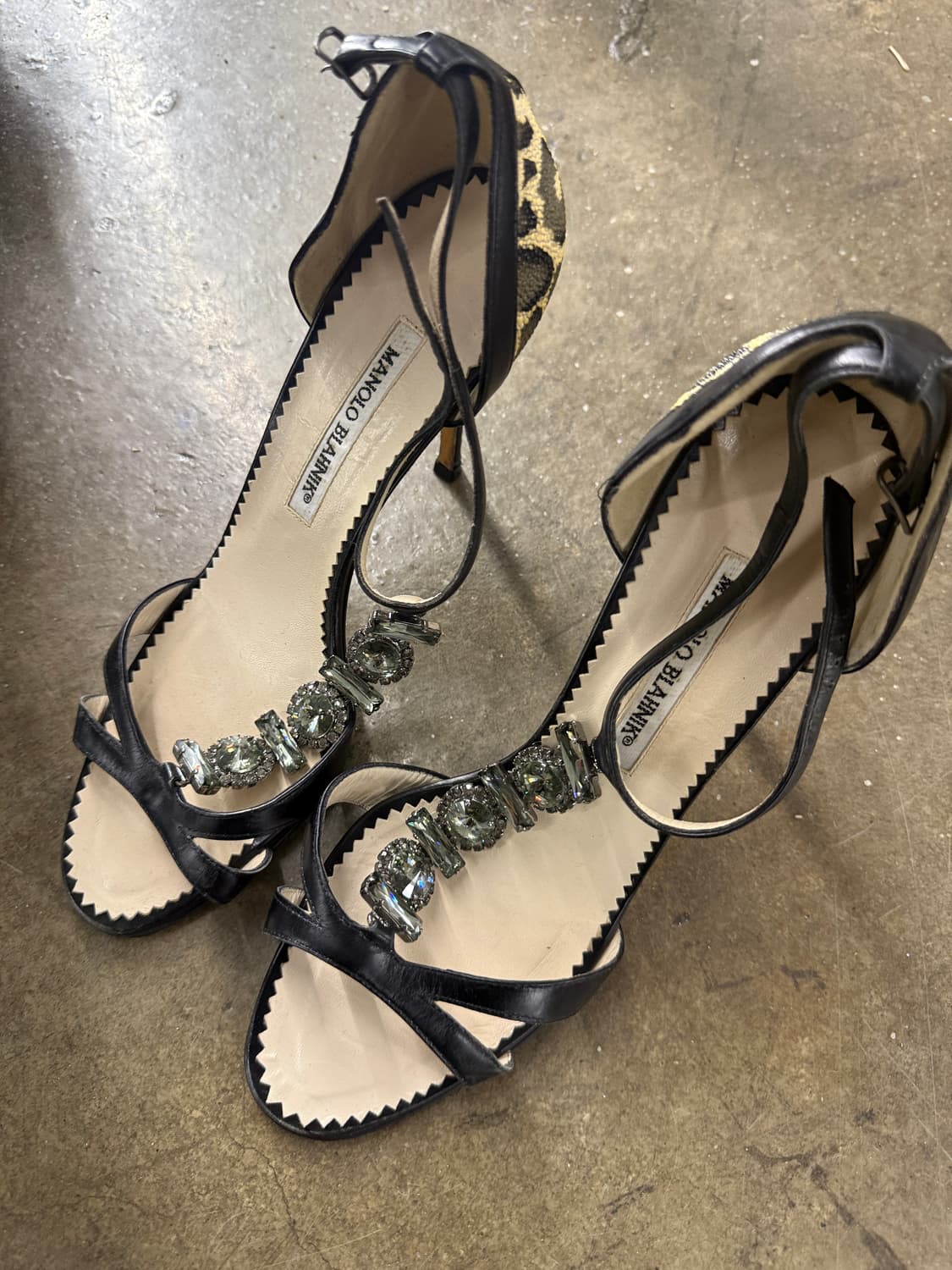 마놀로 블라닉 블랙 크리스탈 샌들 39 상품이미지3