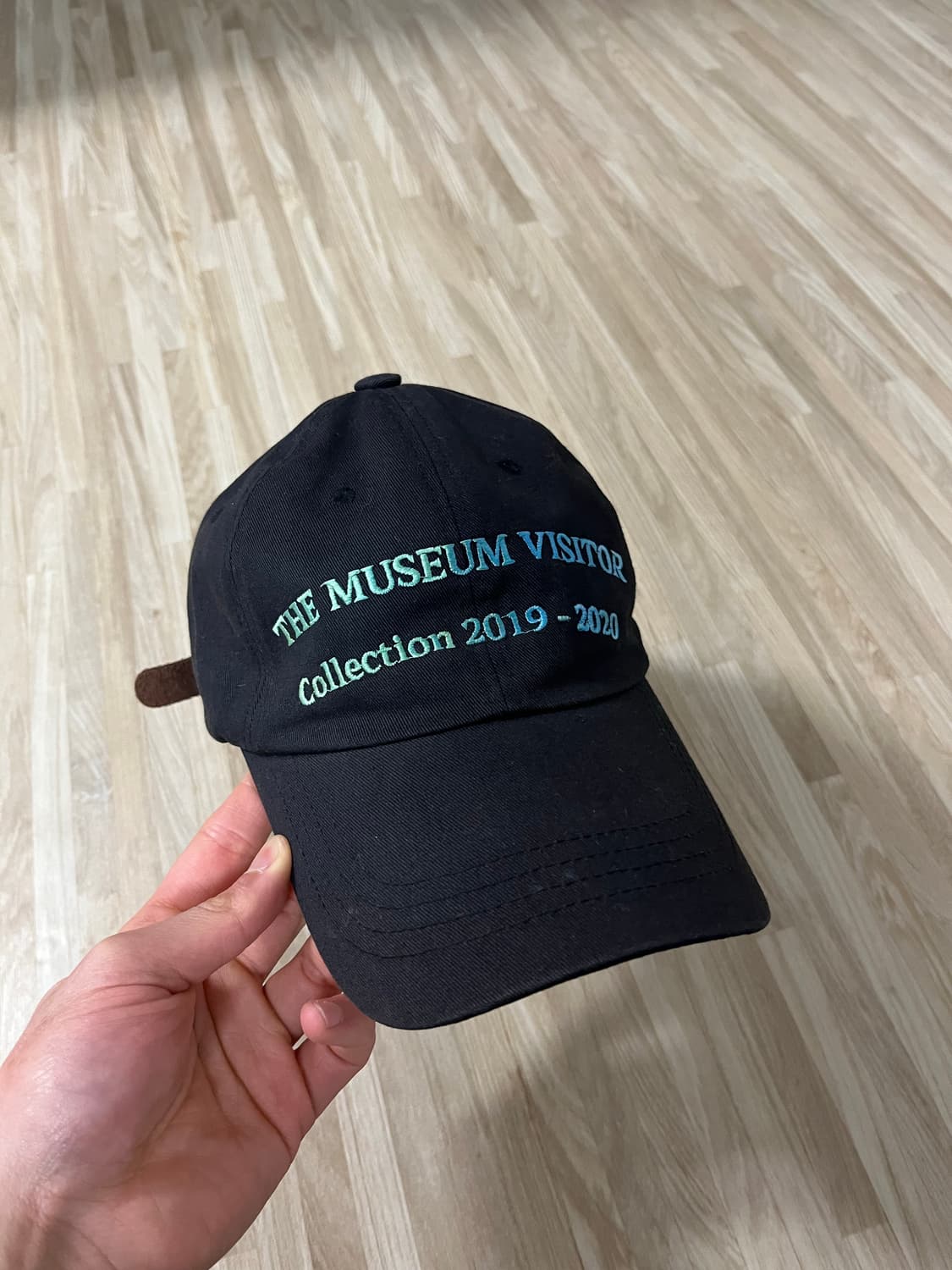 더뮤지엄비지터 2019-2020 캡 모자 상품이미지1