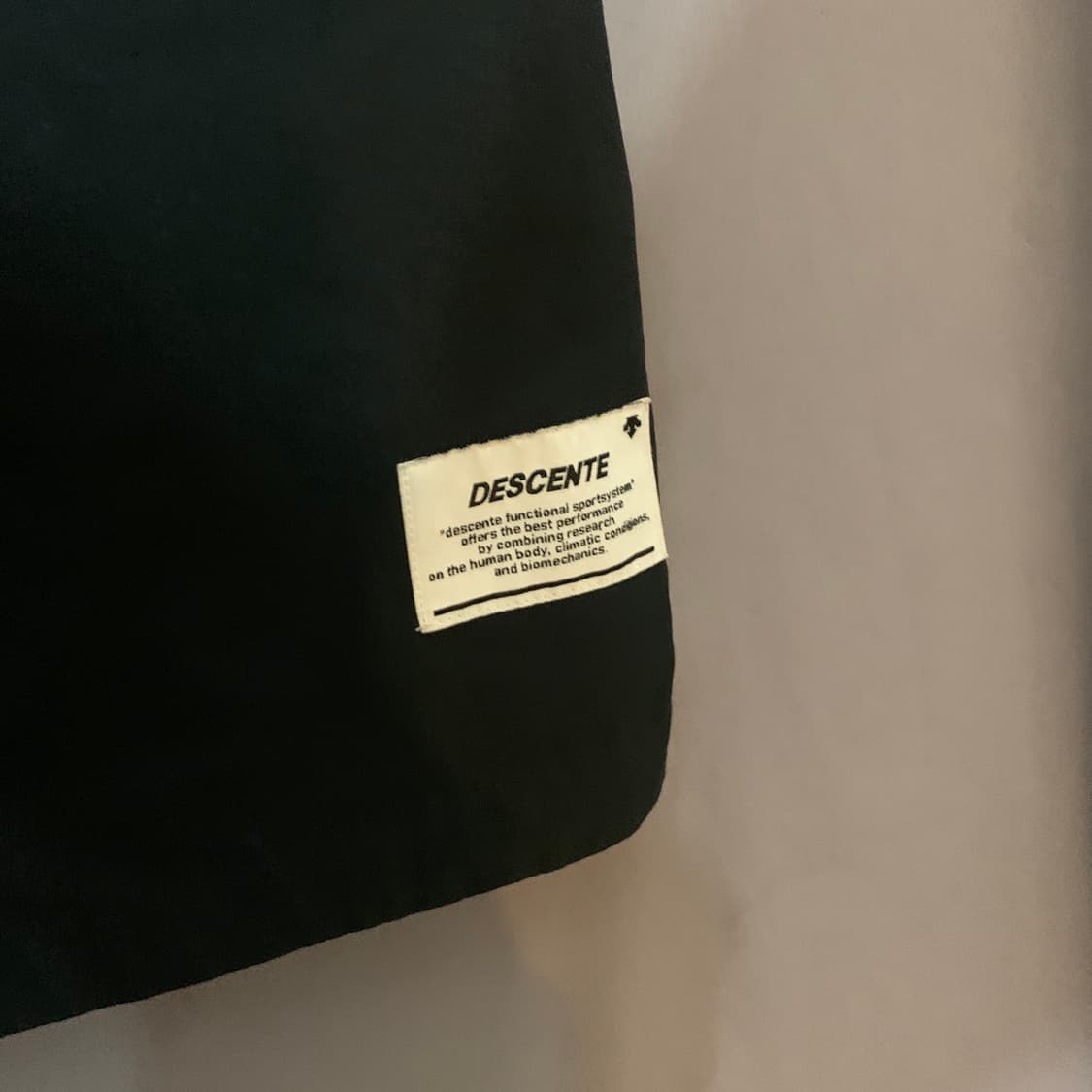 L 데상트 아카이브 V절개 레인코트 롱 바람막이 상품이미지5