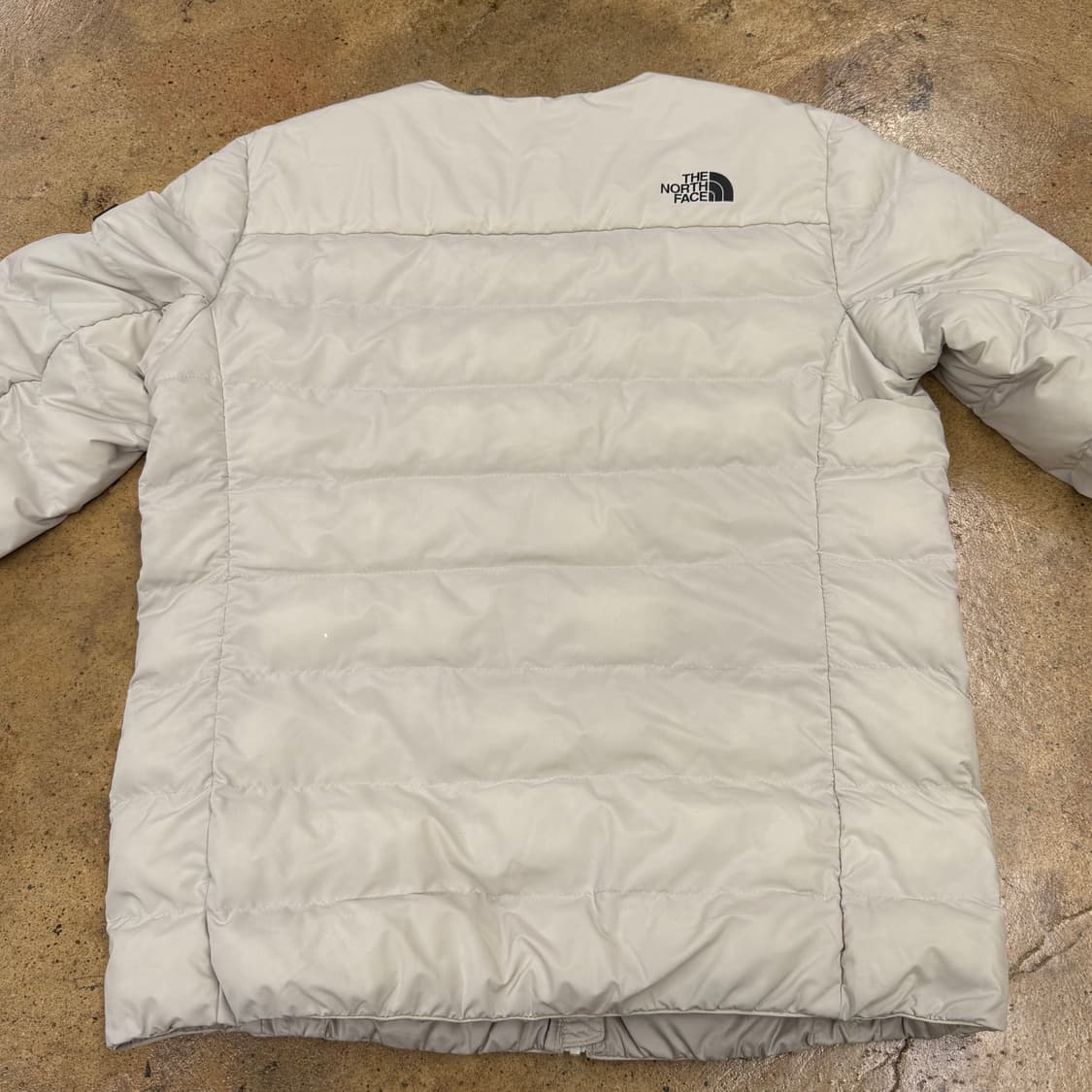 노스페이스 화이트 경량 패딩  상품이미지4