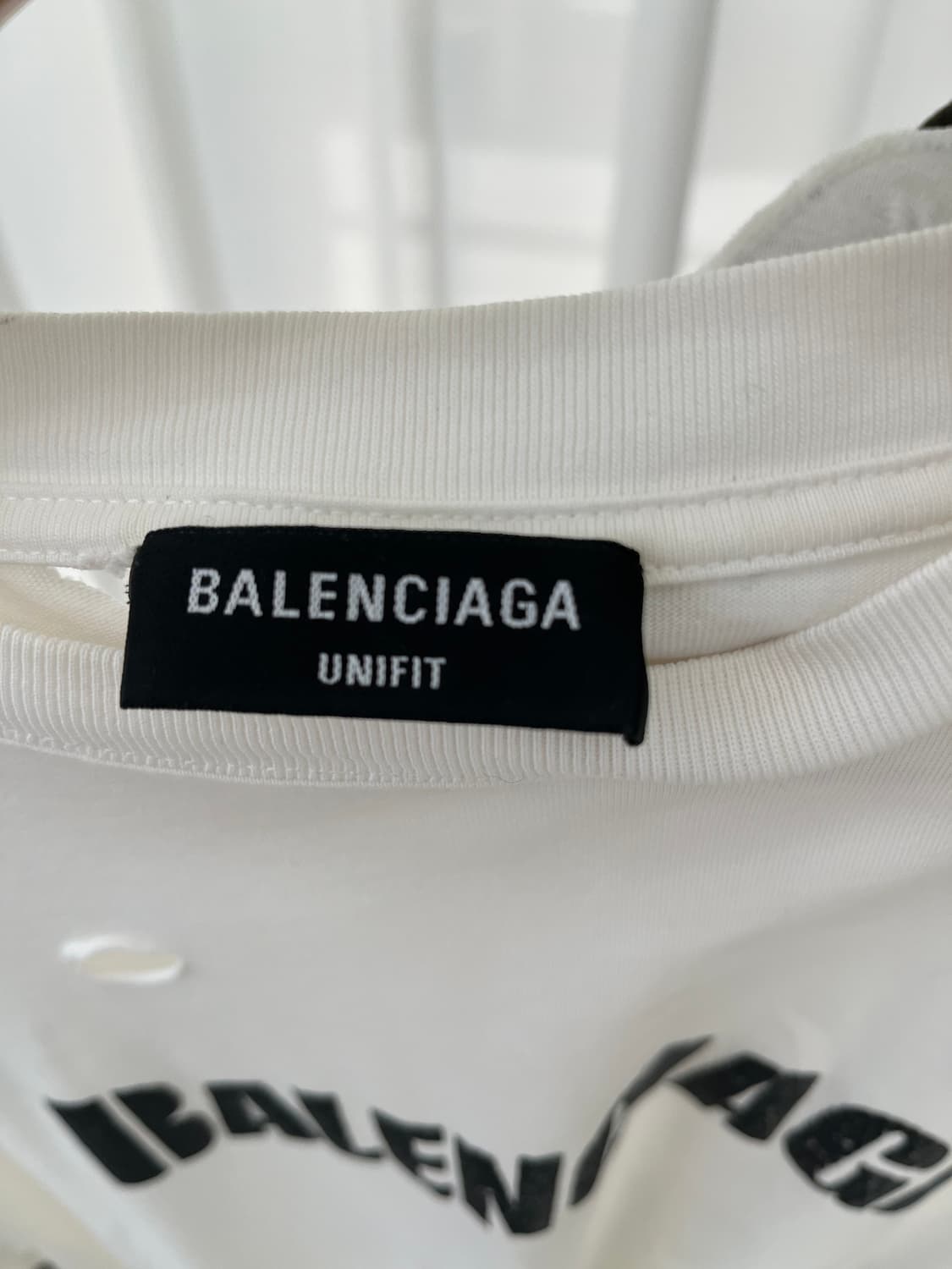 발렌시아가 로고 데미지 반팔 티셔츠  상품이미지3