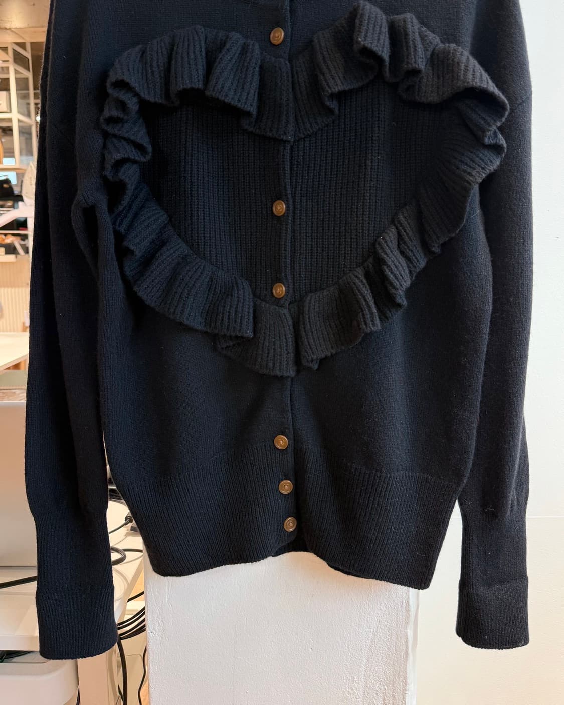 비비안 웨스트우드 레드라벨 블랙 하트 프릴 가디건  상품이미지6