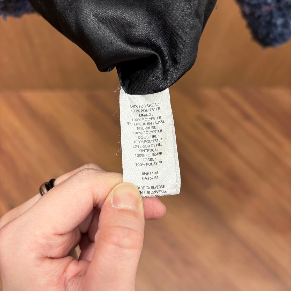 캘빈클라인 라운드 숏카라넥 페이크퍼 자켓 타탄 체크 패턴 디테일 블루 상품이미지8