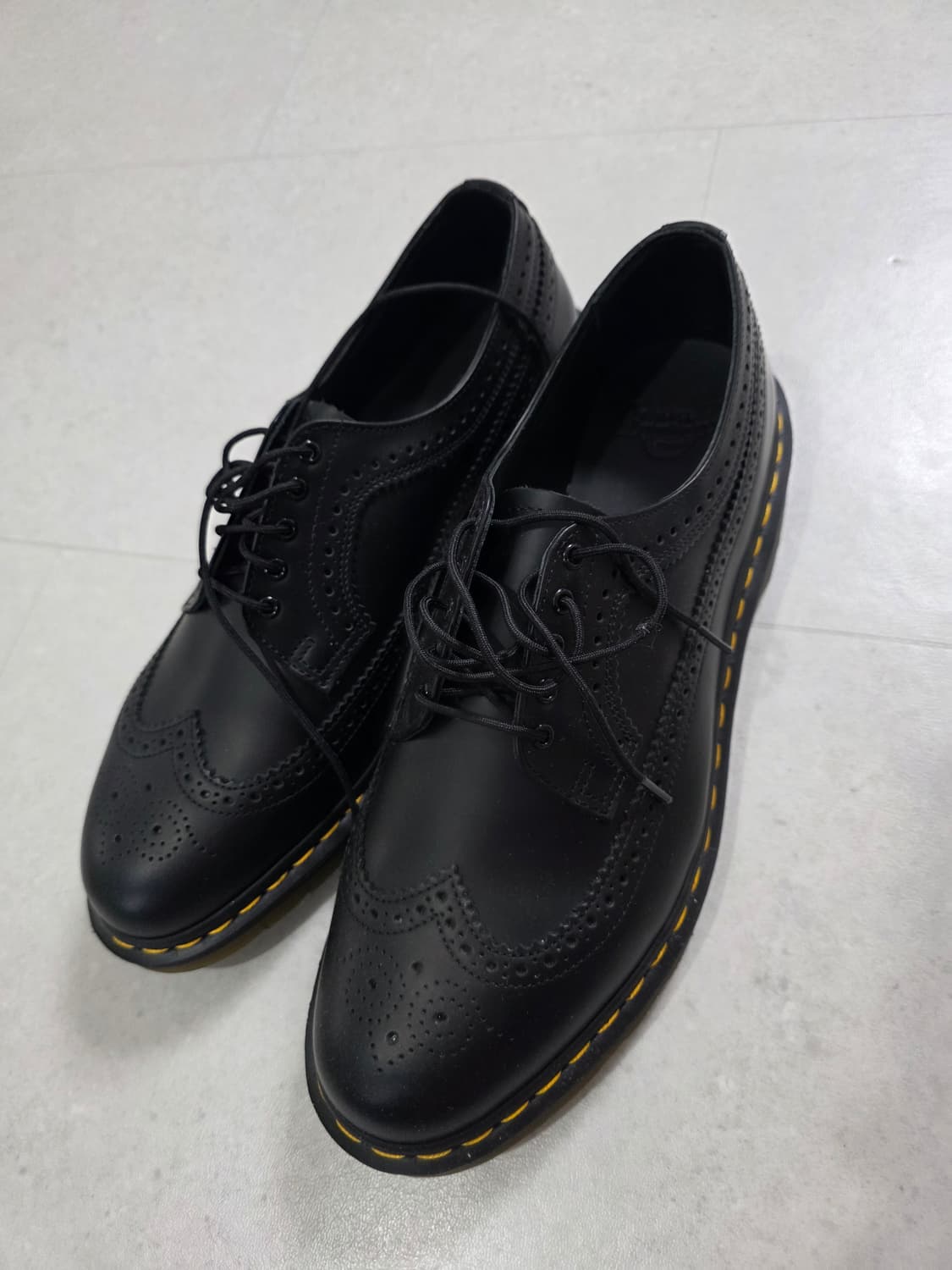 [새상품] 닥터마틴 윙팁 3989 310 사이즈 팝니다 상품이미지3