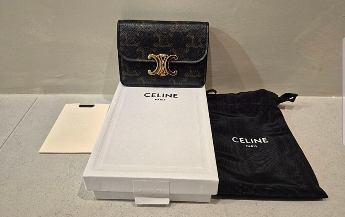 셀린느 정품 트리옹프 카드지갑 풀박스 판매합니다 상품이미지1