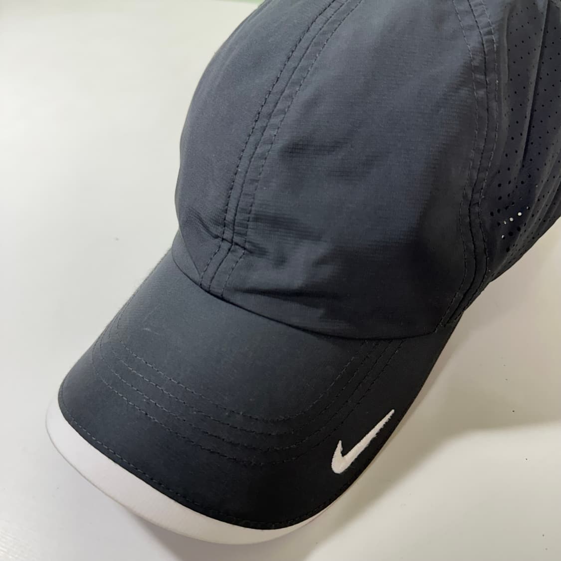 OS 나이키 챠콜 쥐색 DRI-FIT 폴리 시스루 런닝캡 상품이미지1