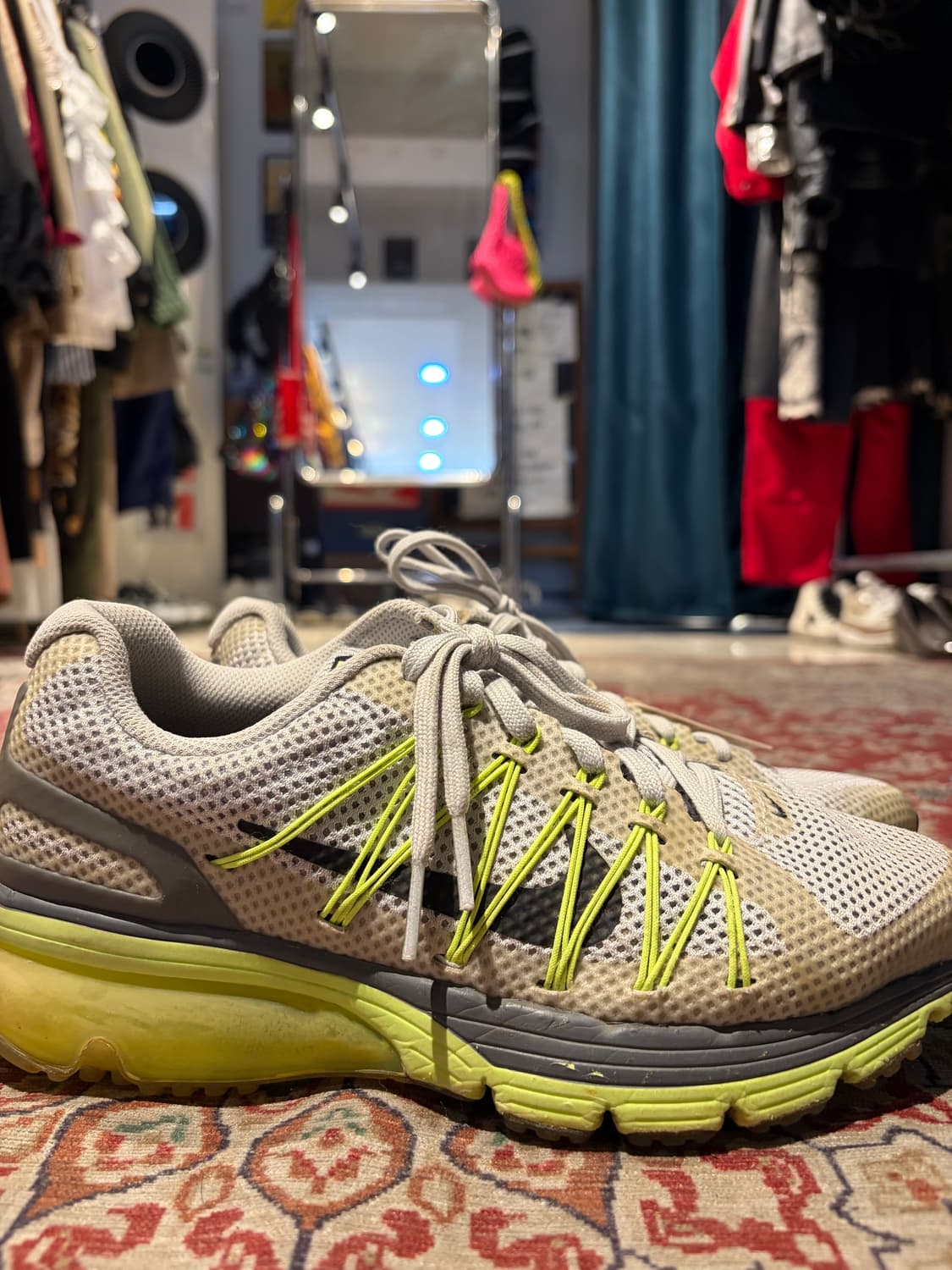 나이키의 에어맥스 엑셀러레이트  상품이미지1