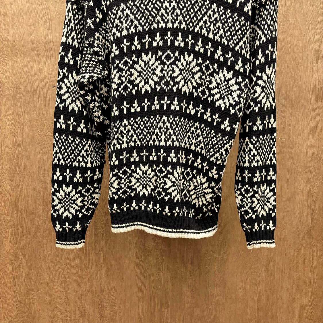 갭 라운드넥 긴팔 코튼 니트 페어아일 노르딕 패턴 디테일 블랙 아이보리 상품이미지5