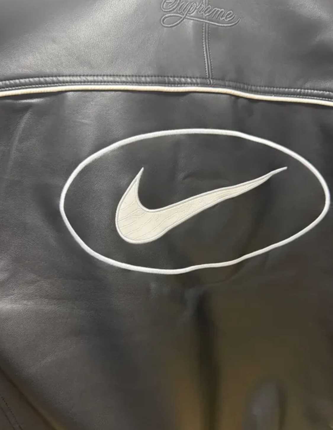 슈프림 x 나이키 레더 바시티 자켓 블랙 - 25SS 새상품 상품이미지3