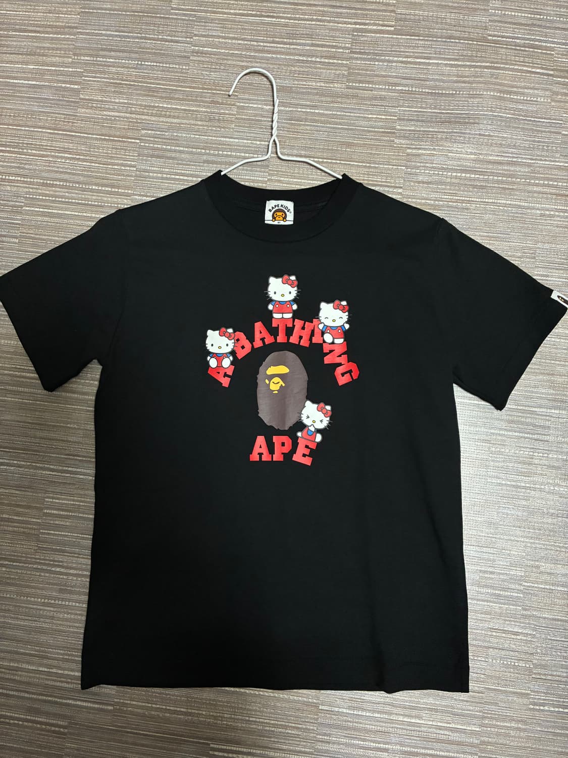 택O)BAPE 헬로키티 콜리지 티셔츠반팔 베이프 미스치프 코이세이오아캄 상품이미지1