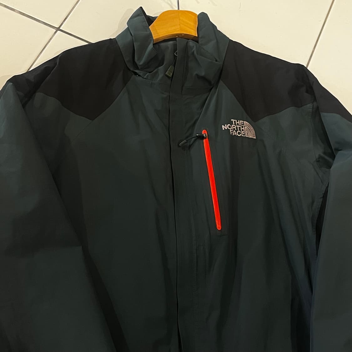노스페이스 고어텍스 다크그린 배색 바람막이  상품이미지4