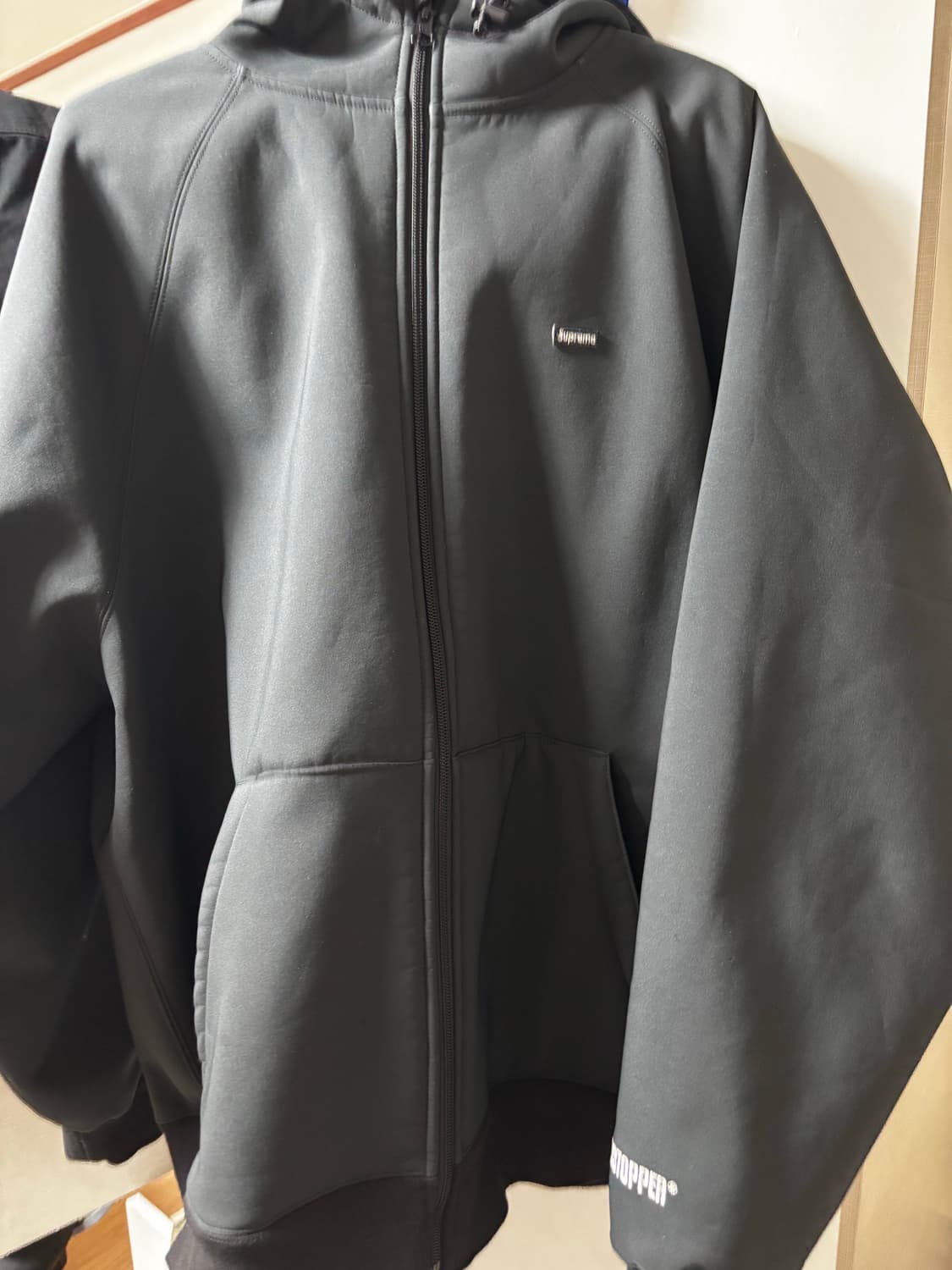 슈프림 윈드스토퍼 자켓 상품이미지1