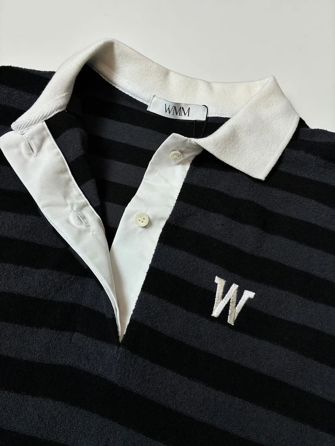 WMM Studios 로고 스트라이프 카라 반팔 티셔츠 PN9696 상품이미지3