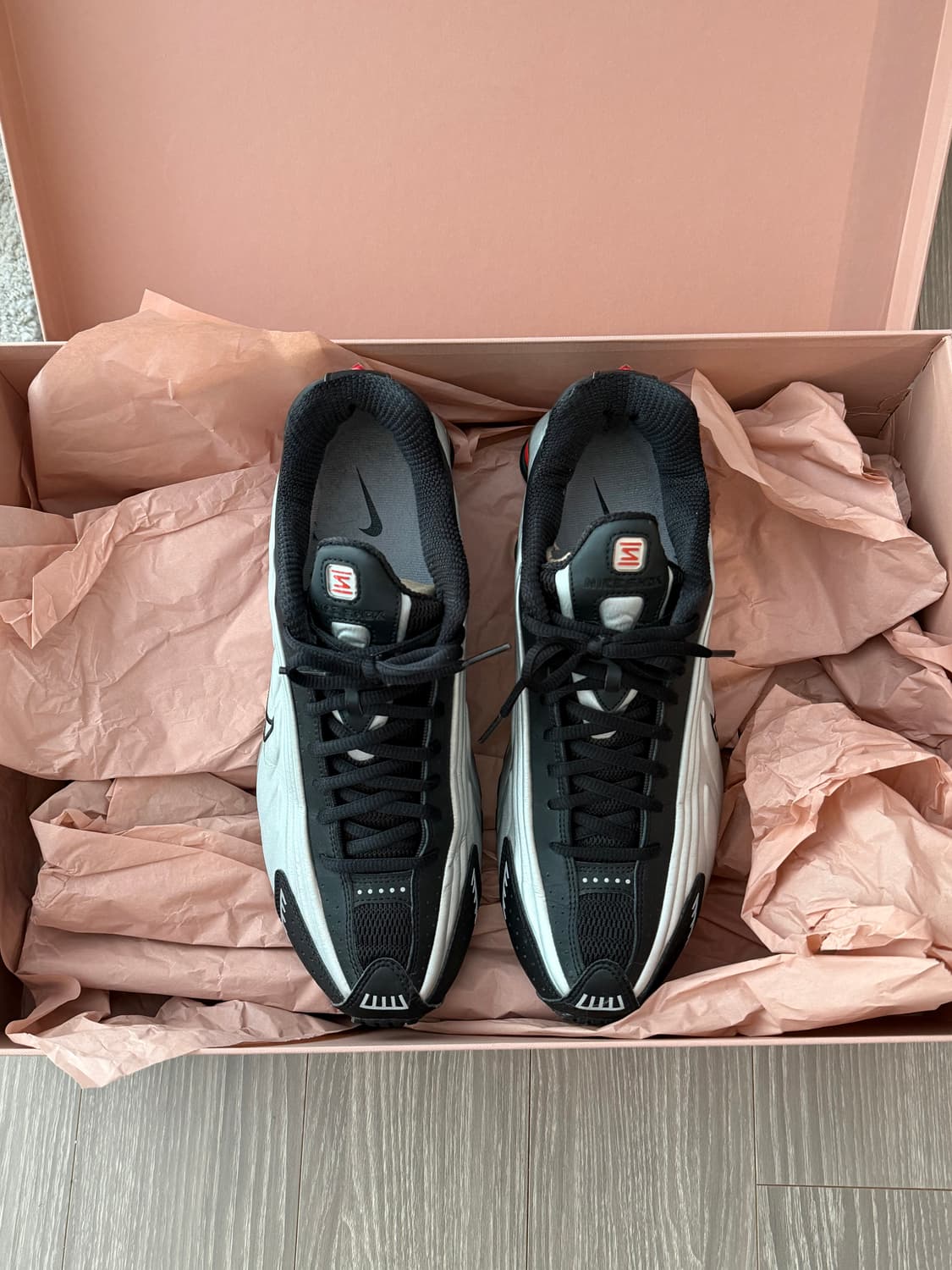 나이키 샥스 R4 블랙/메탈릭 실버 2018 285mm 상품이미지2