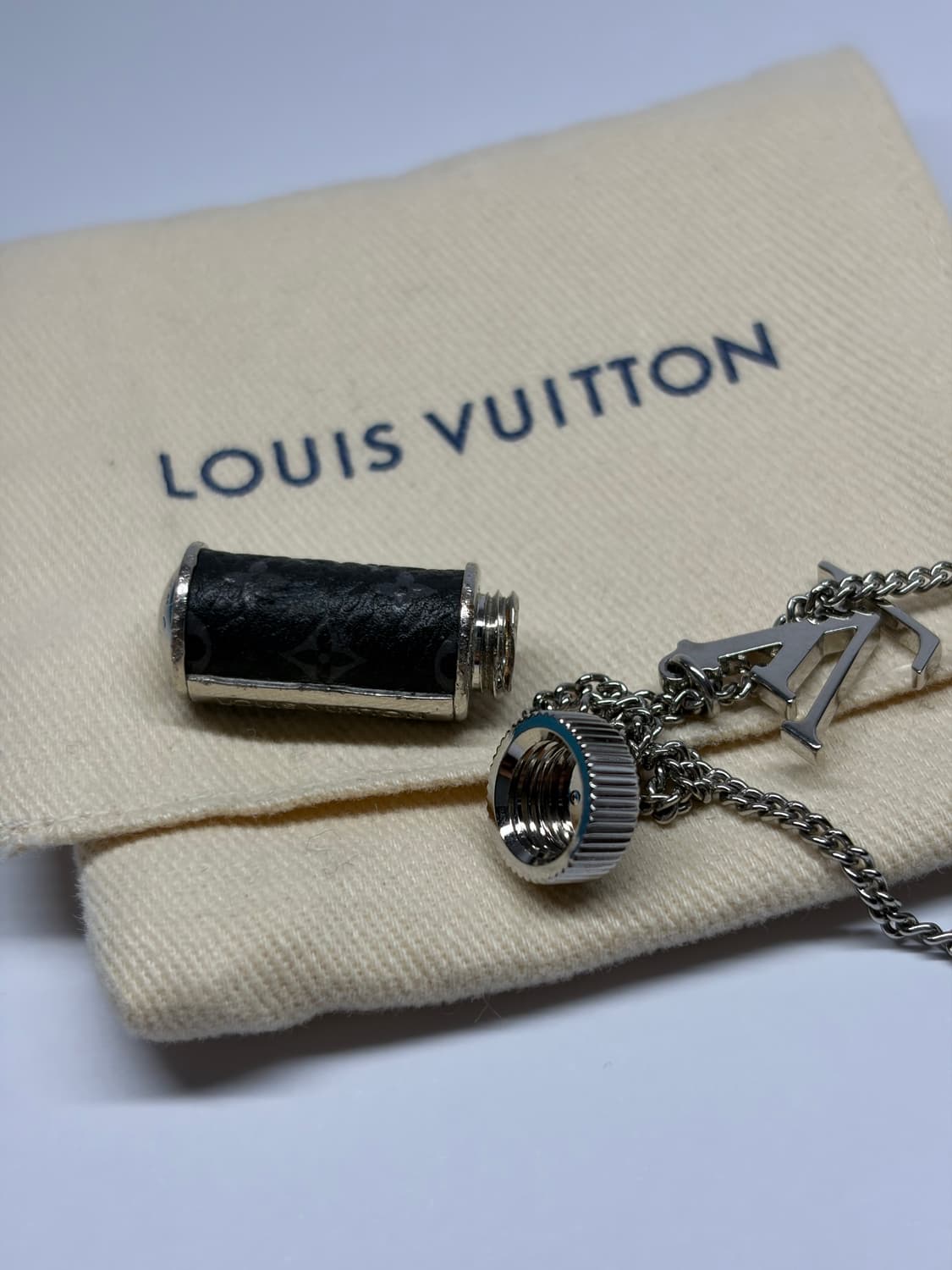 (정품) 루이비통 모노그램 이클립스 목걸이  상품이미지6