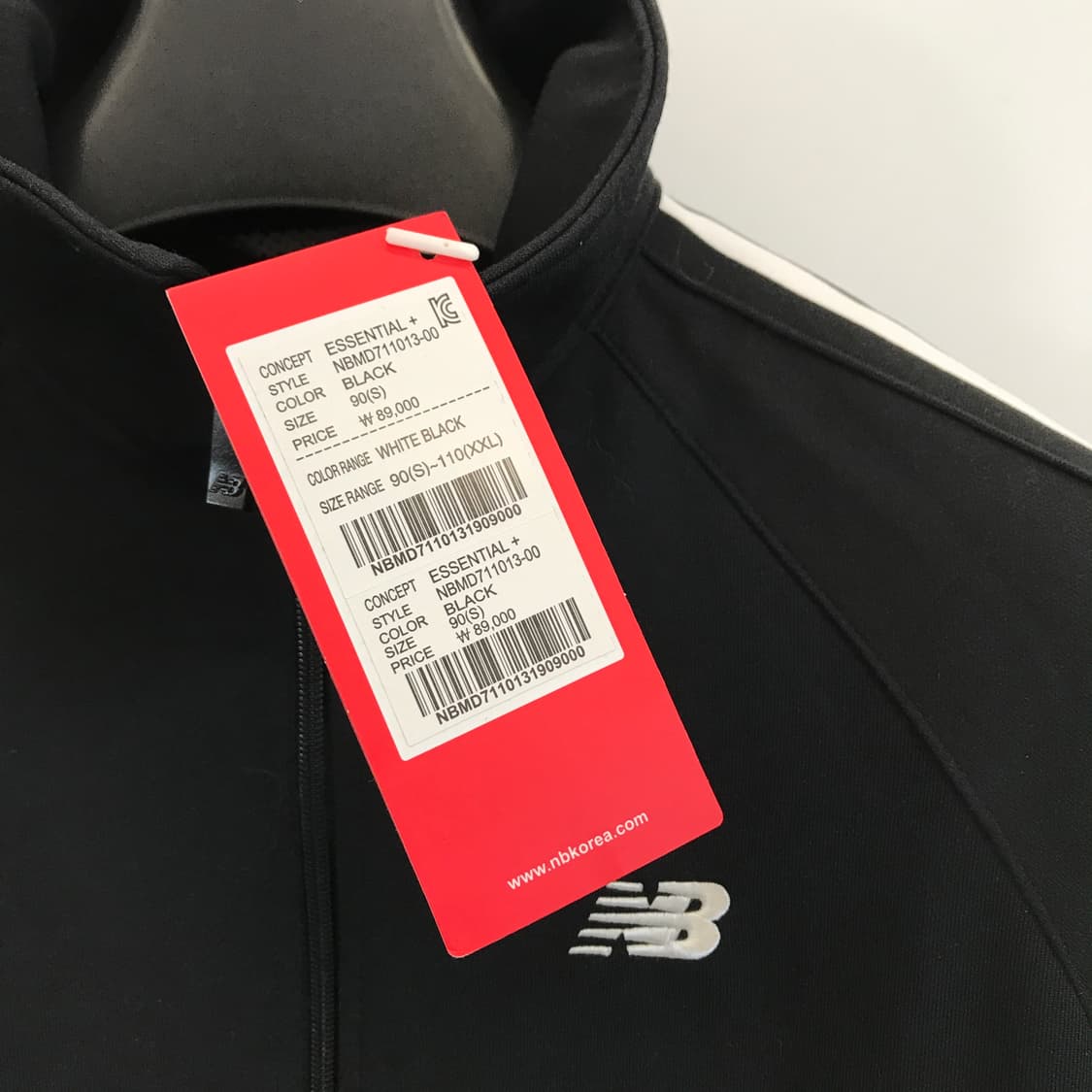 뉴발란스 트레이닝져지 검흰 새상품 [S] 상품이미지2