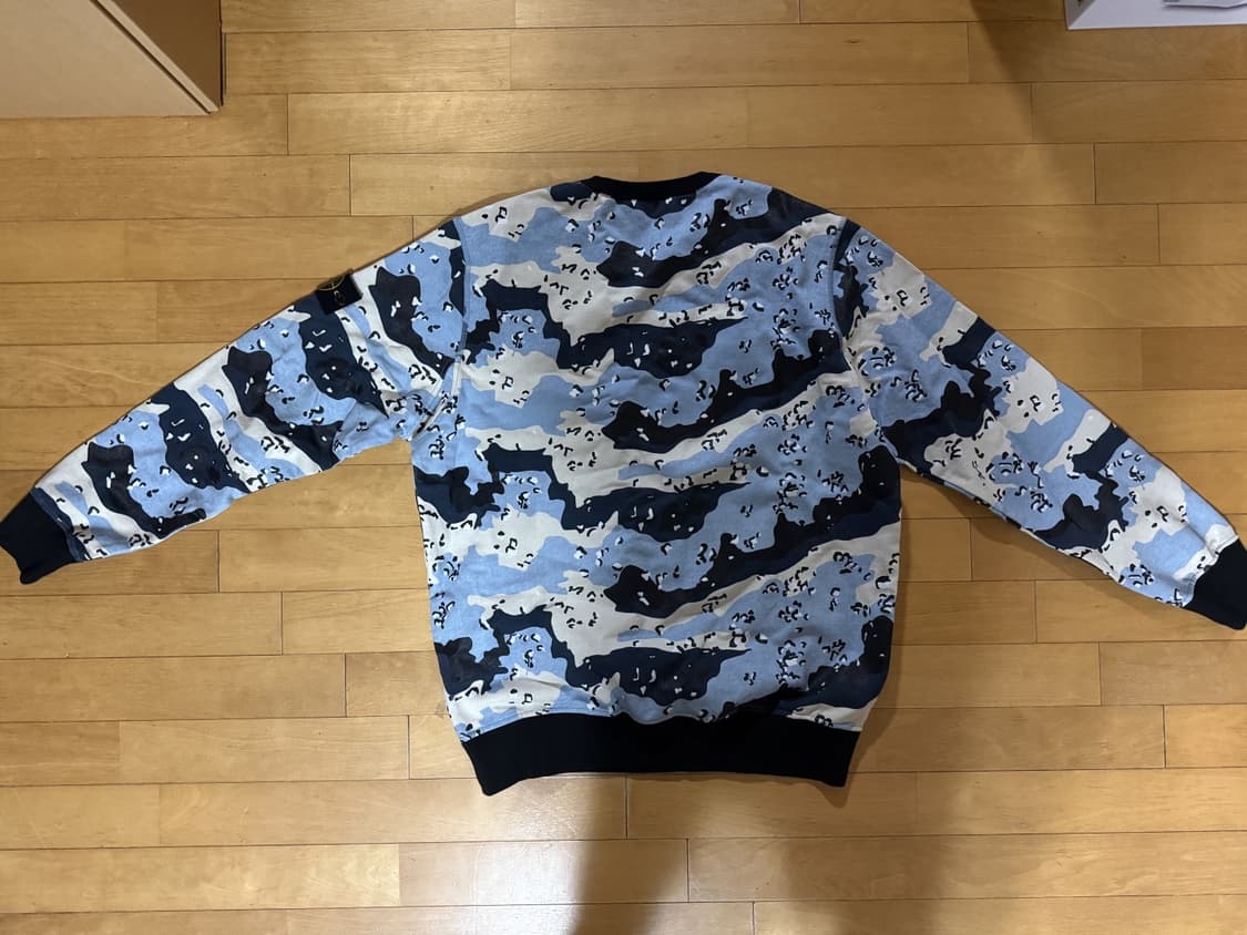 스톤아일랜드 데저트 카모 맨투맨 x (런던 Browns) 독점 콜라보 상품이미지2