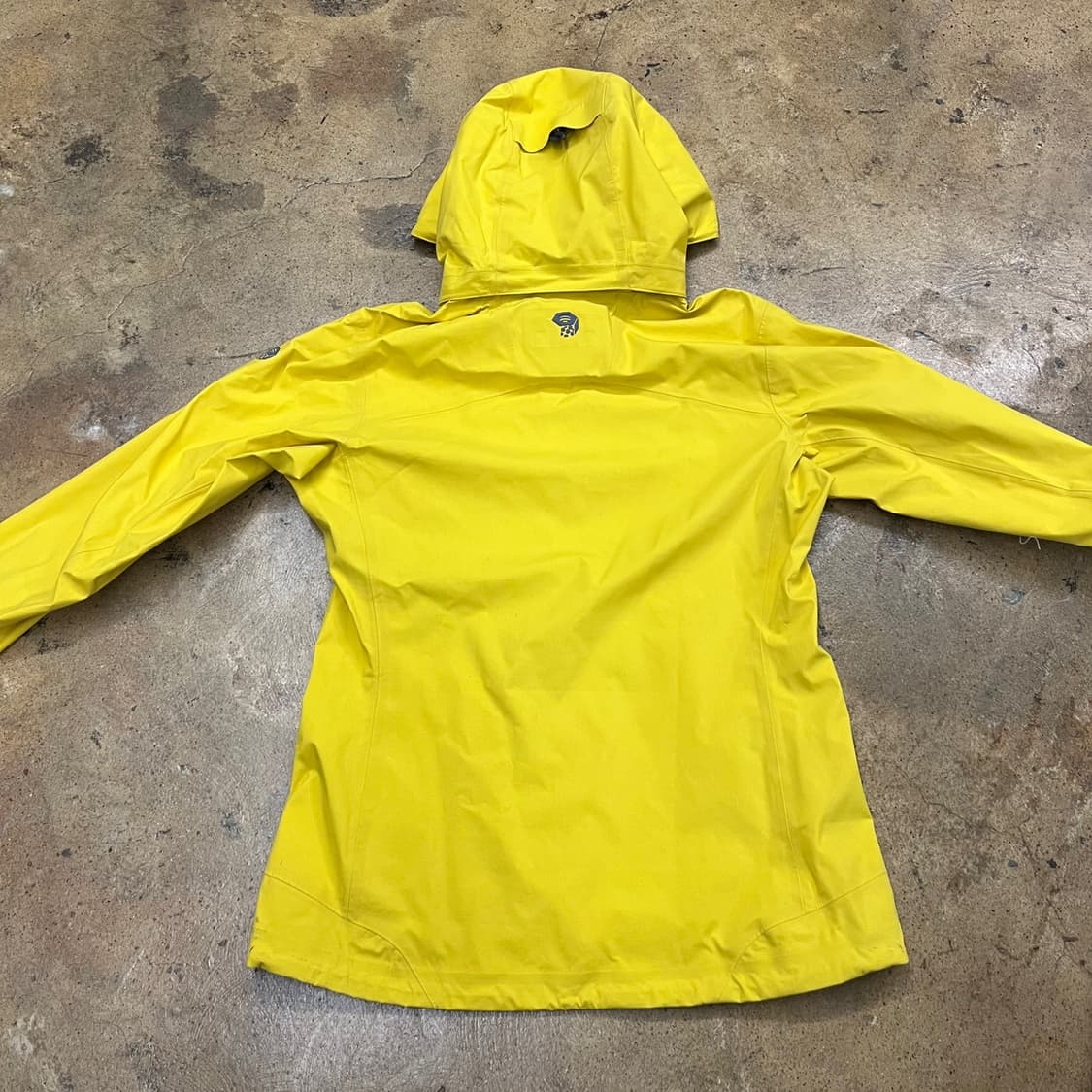 [정품/M] 마운틴하드웨어 노란색 후드 바람막이 자켓 b17 상품이미지4