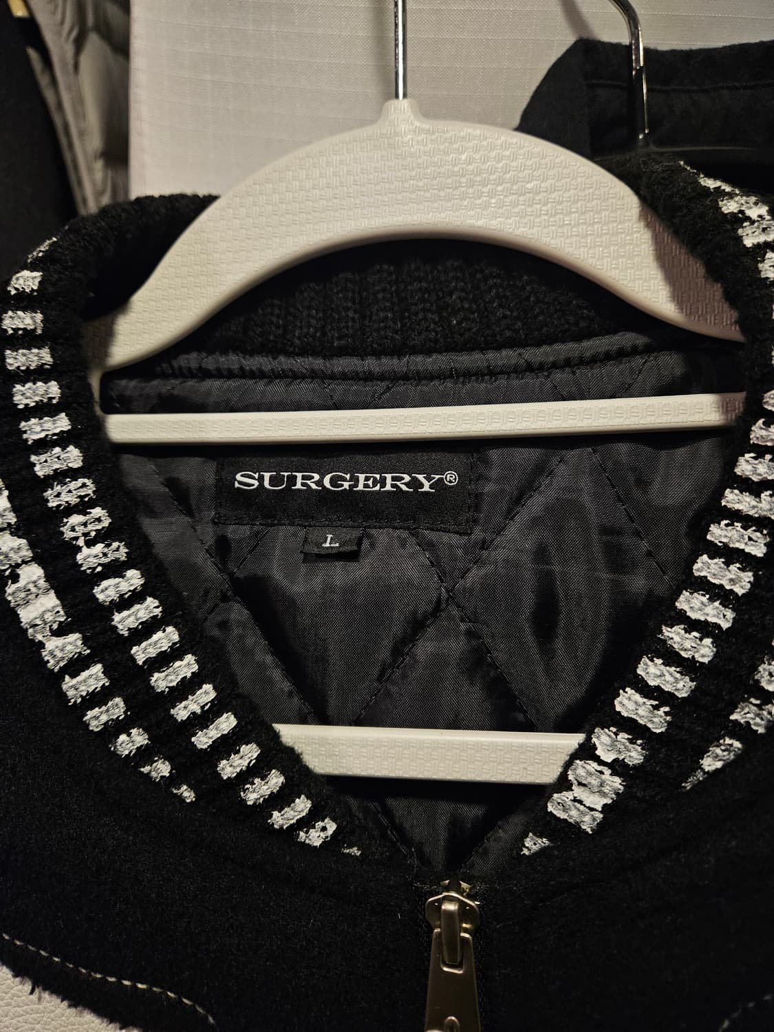 [L] 써저리 본 바시티 자켓 상품이미지3