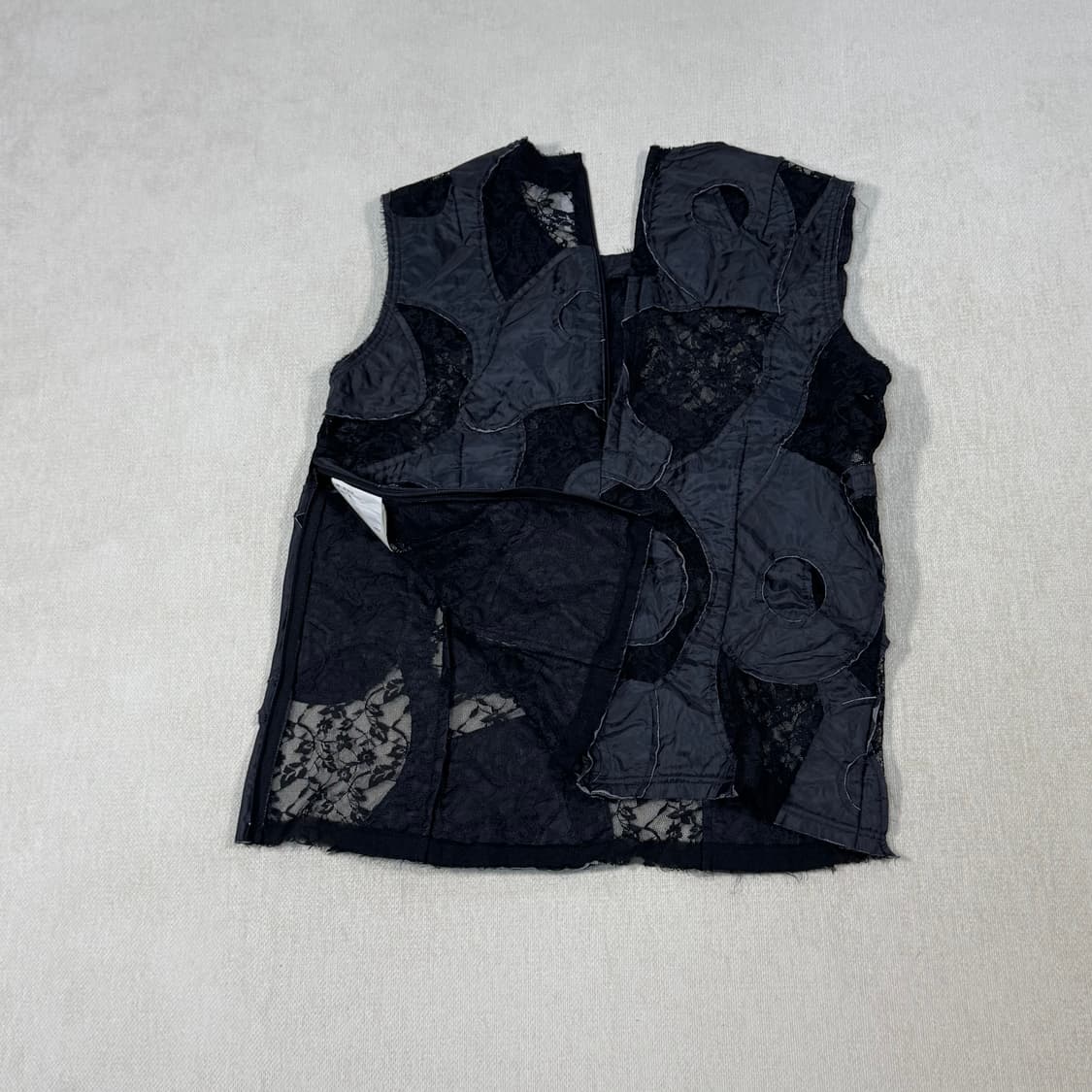 Sleeveless lace black vest 상품이미지4