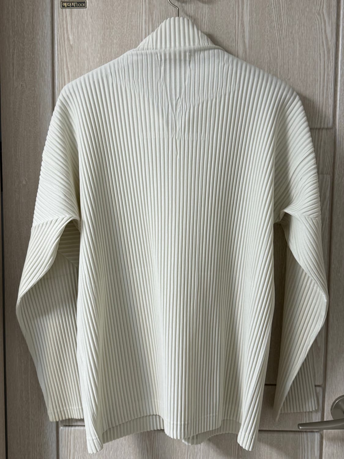 옴므플리세 하이넥 아이보리4 상품이미지2