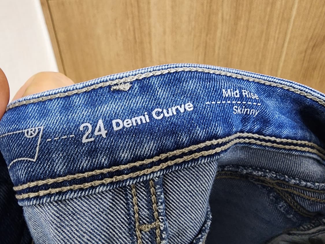 (24)여성 리바이스 미드 라이즈 스키니진 데님 팬츠 상품이미지4