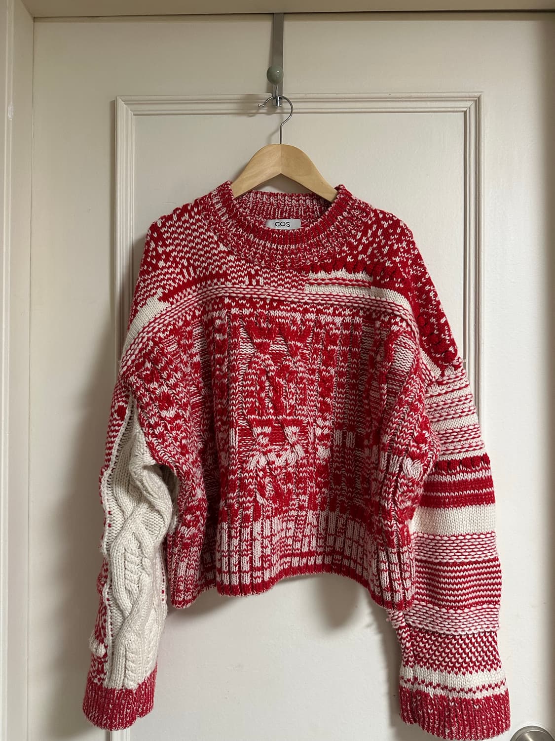 COS 코스 레드 화이트 케이블 니트 스웨터 상품이미지1