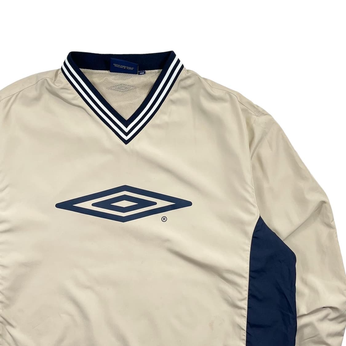 엄브로 배이지컬러 빅로고 웜업 상품이미지2