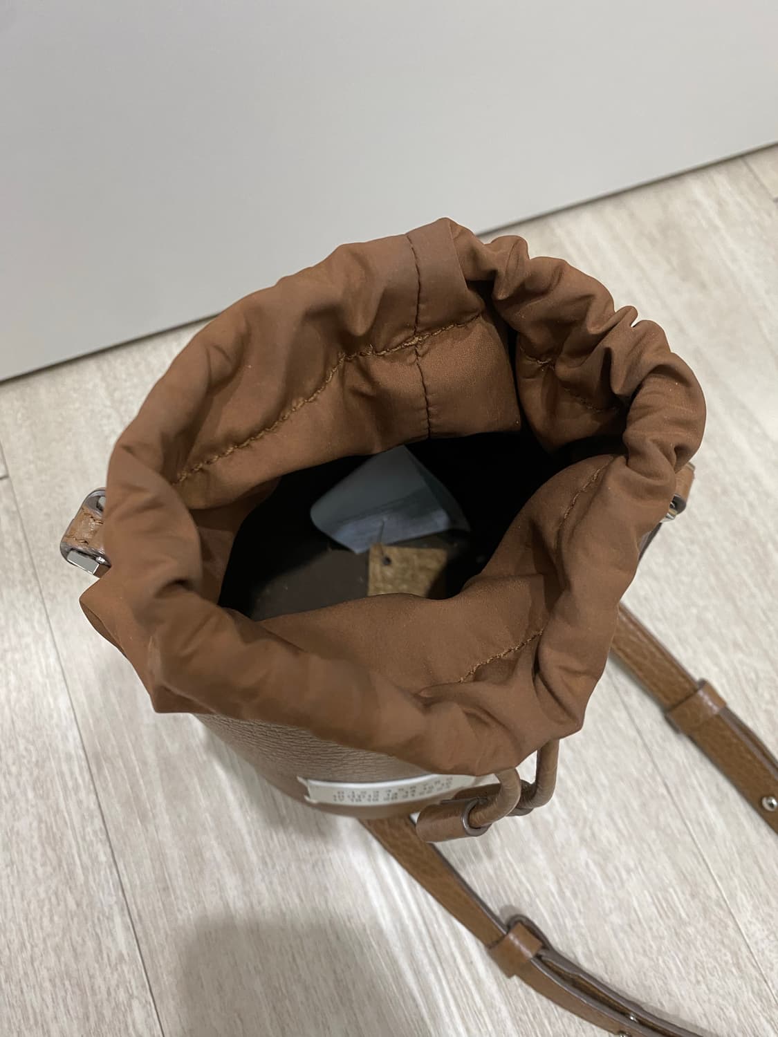 메종 마르지엘라 5AC 버킷백 브라운(정품) 상품이미지5