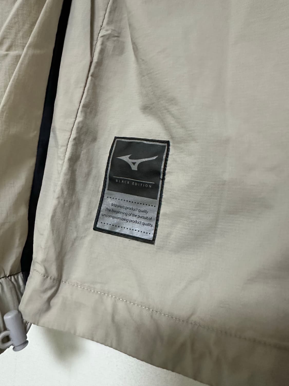 미즈노 바람막이 후드 자켓 베이지 네이비 상품이미지3