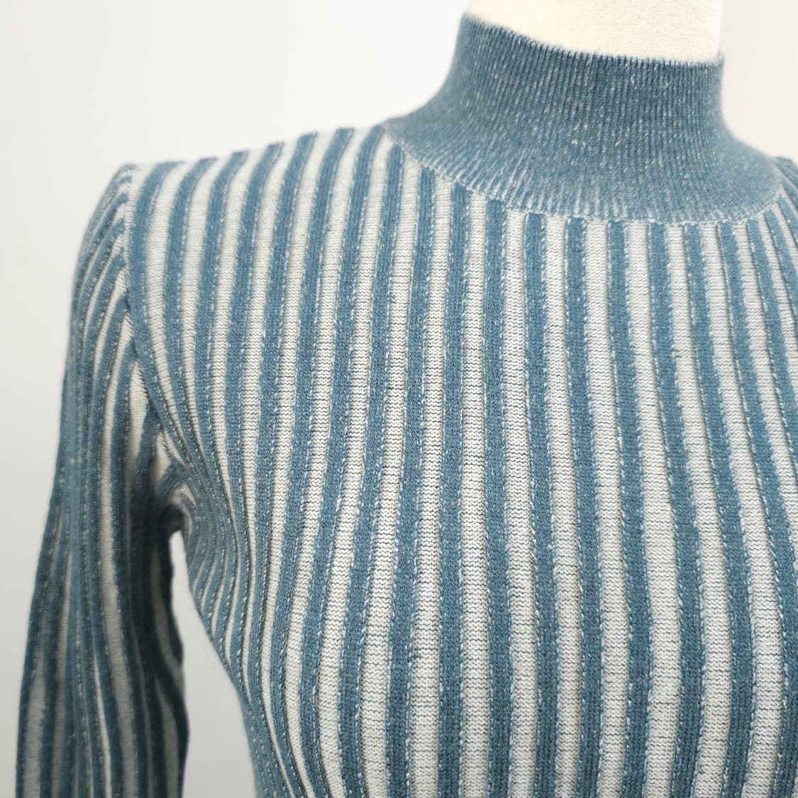 슬림핏 세로골지 하이넥 미니원피스  상품이미지7