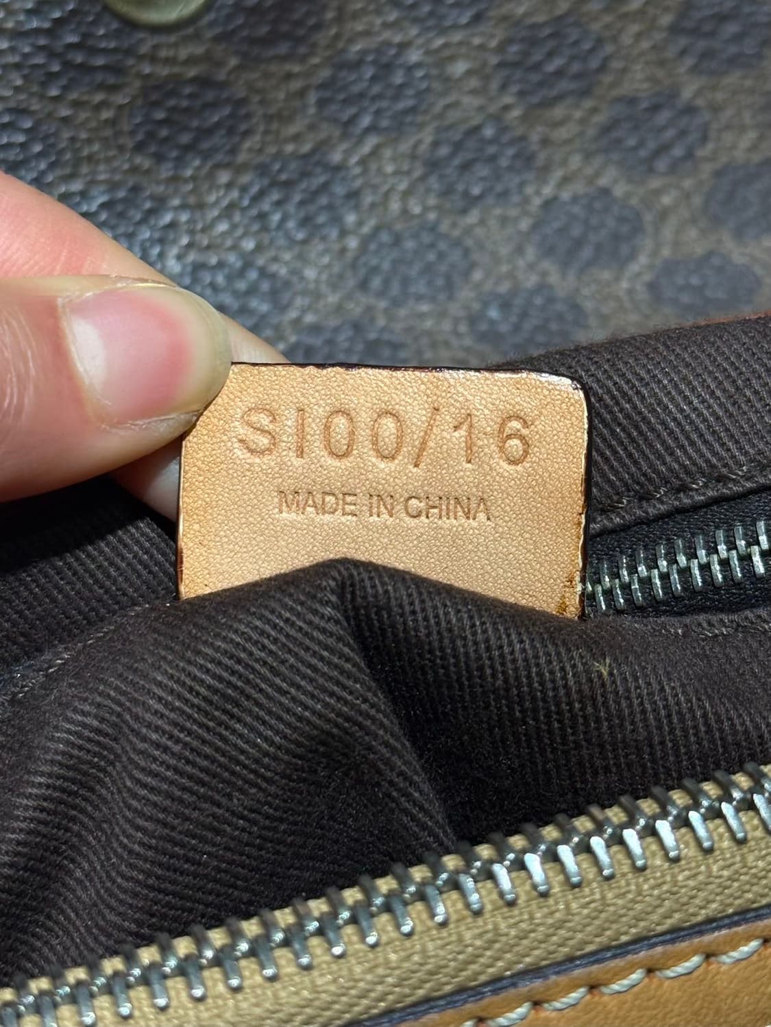 셀린느 브라운 마카담 블라종 토트백 상품이미지8