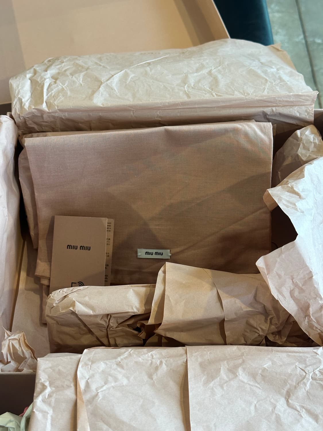 미우미우 스터드 글리에이터 샌들 상품이미지7