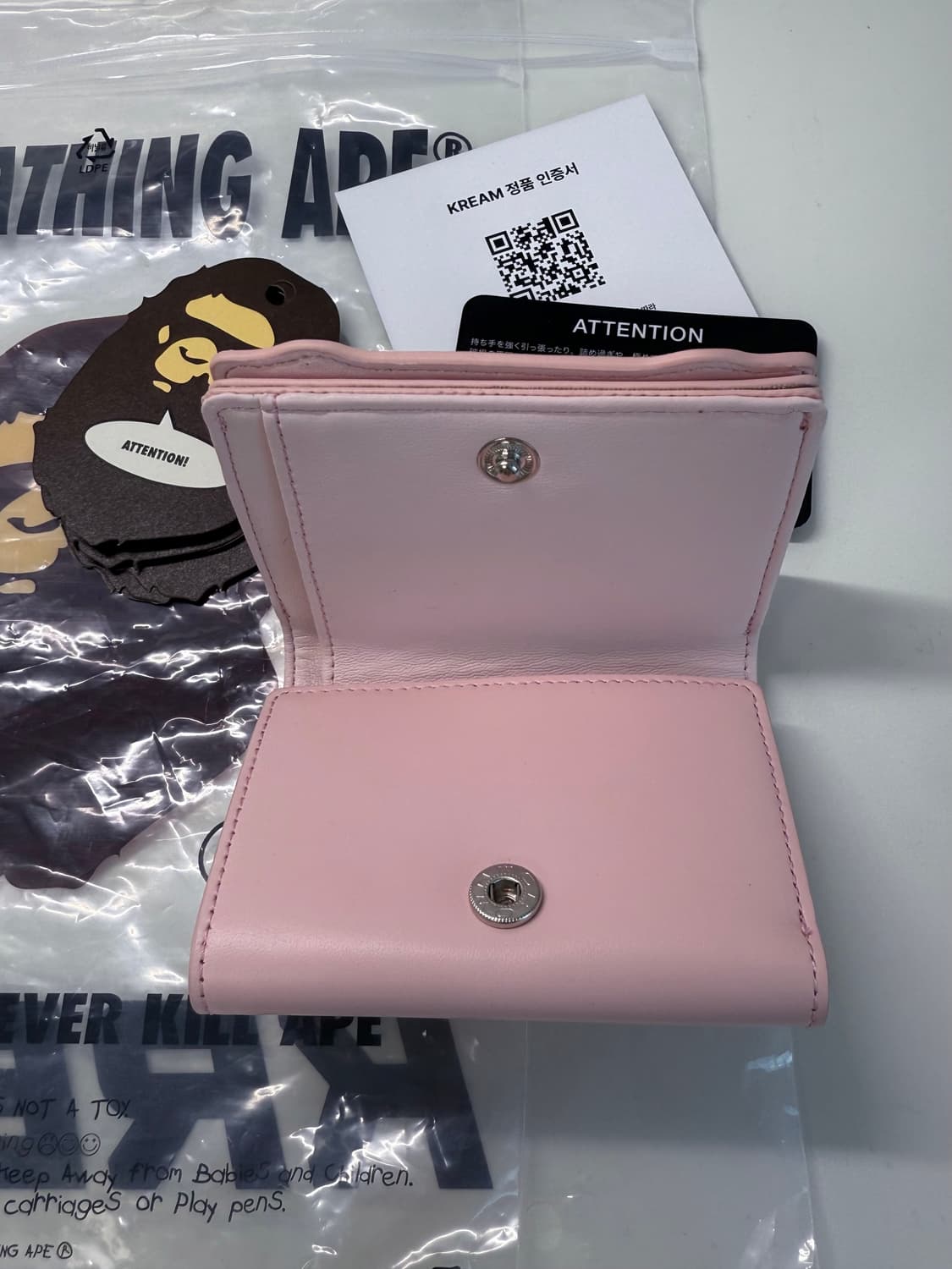 베이프 베이비 리사 레더 월렛 핑크 상품이미지3