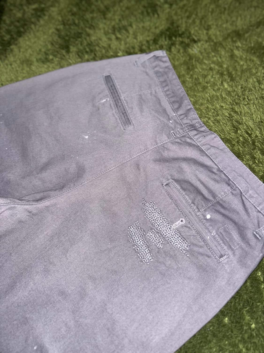 마하그리드 리페어 디테일 루즈 핏 워시드 치노 팬츠 그레이 상품이미지8