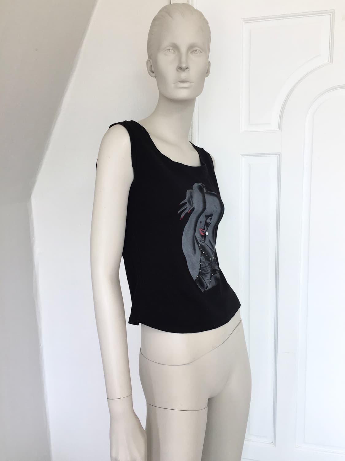 Woman Silhouette Graphic Black Tank 상품이미지4