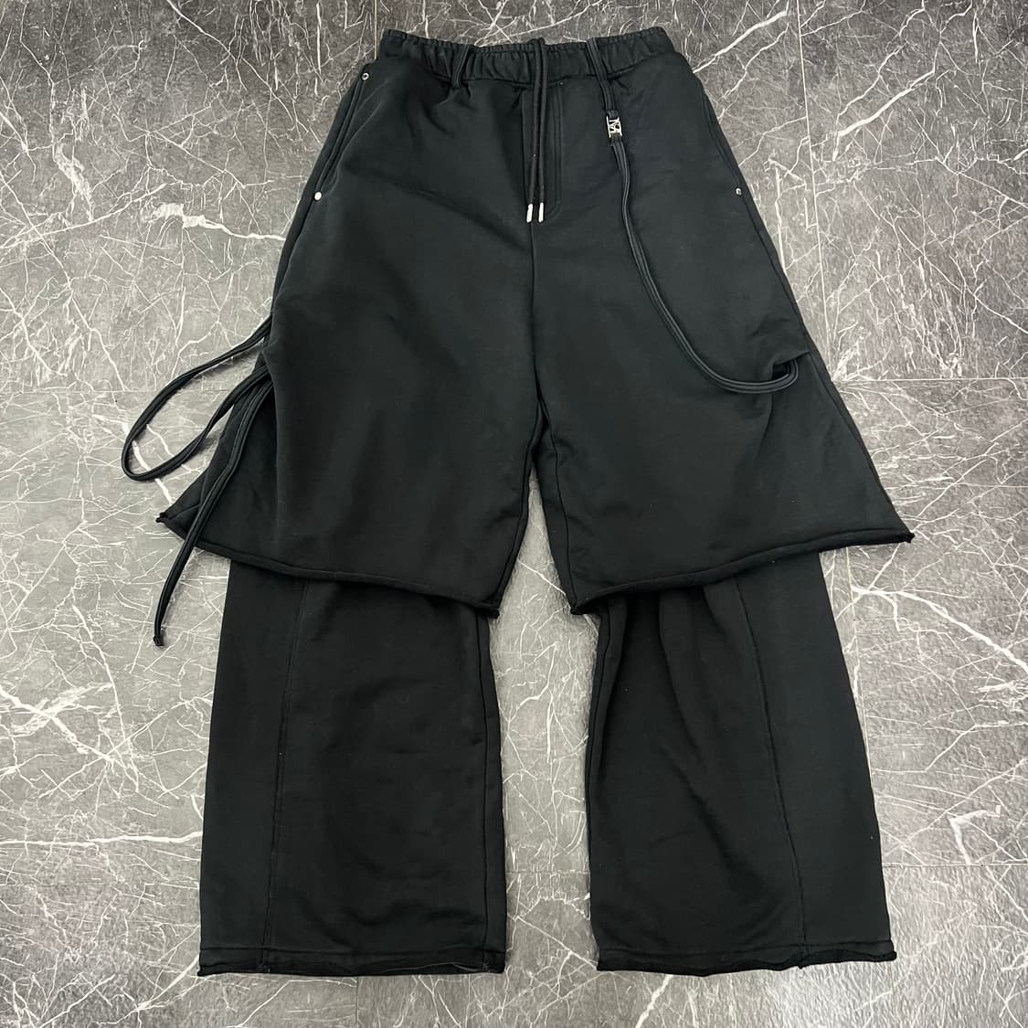 트리밍버드 레이어드 스트랩 스웻 팬츠 블랙 상품이미지5