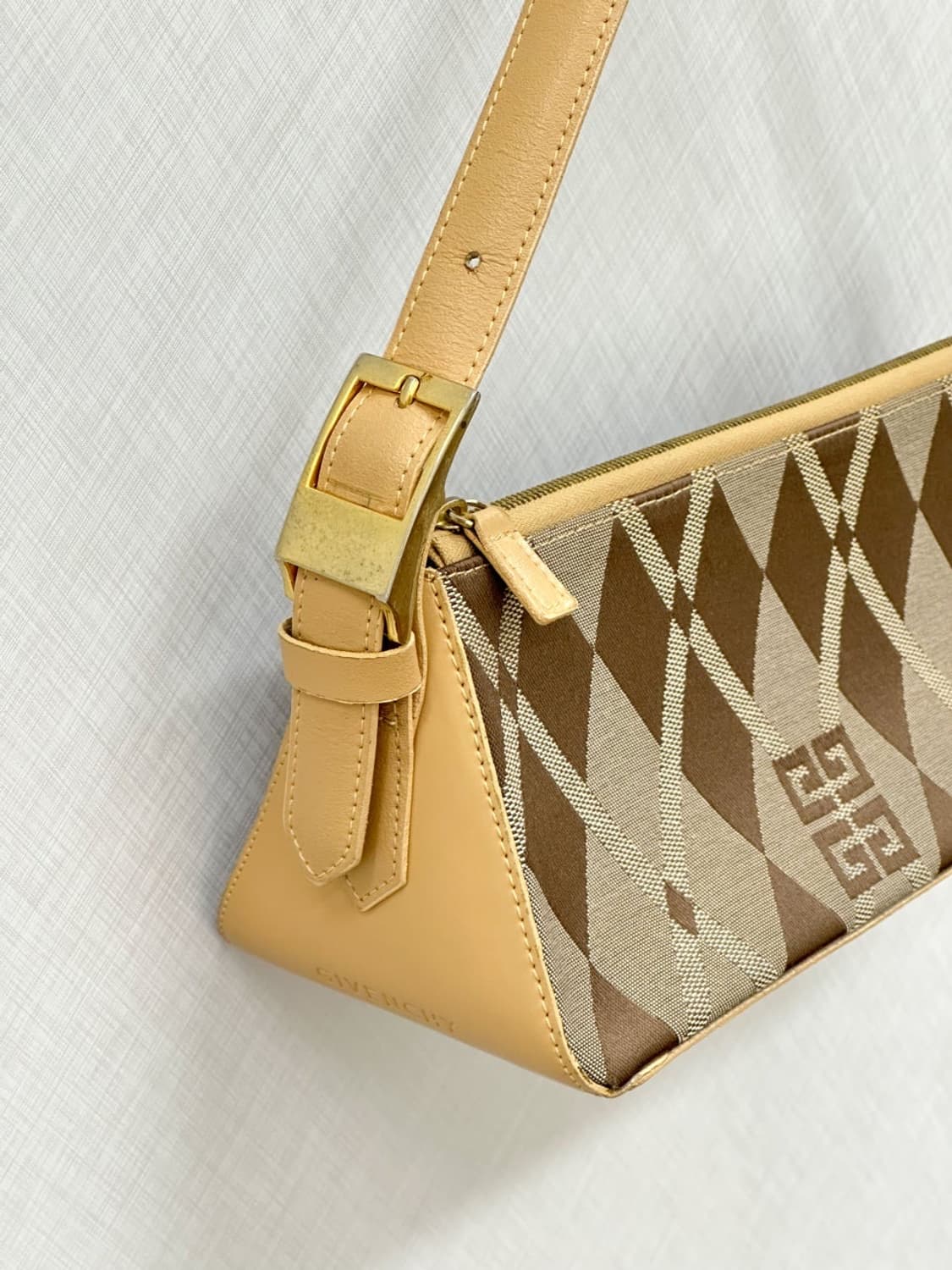 givenchy / 지방시 베이지 로고 숄더백  상품이미지3