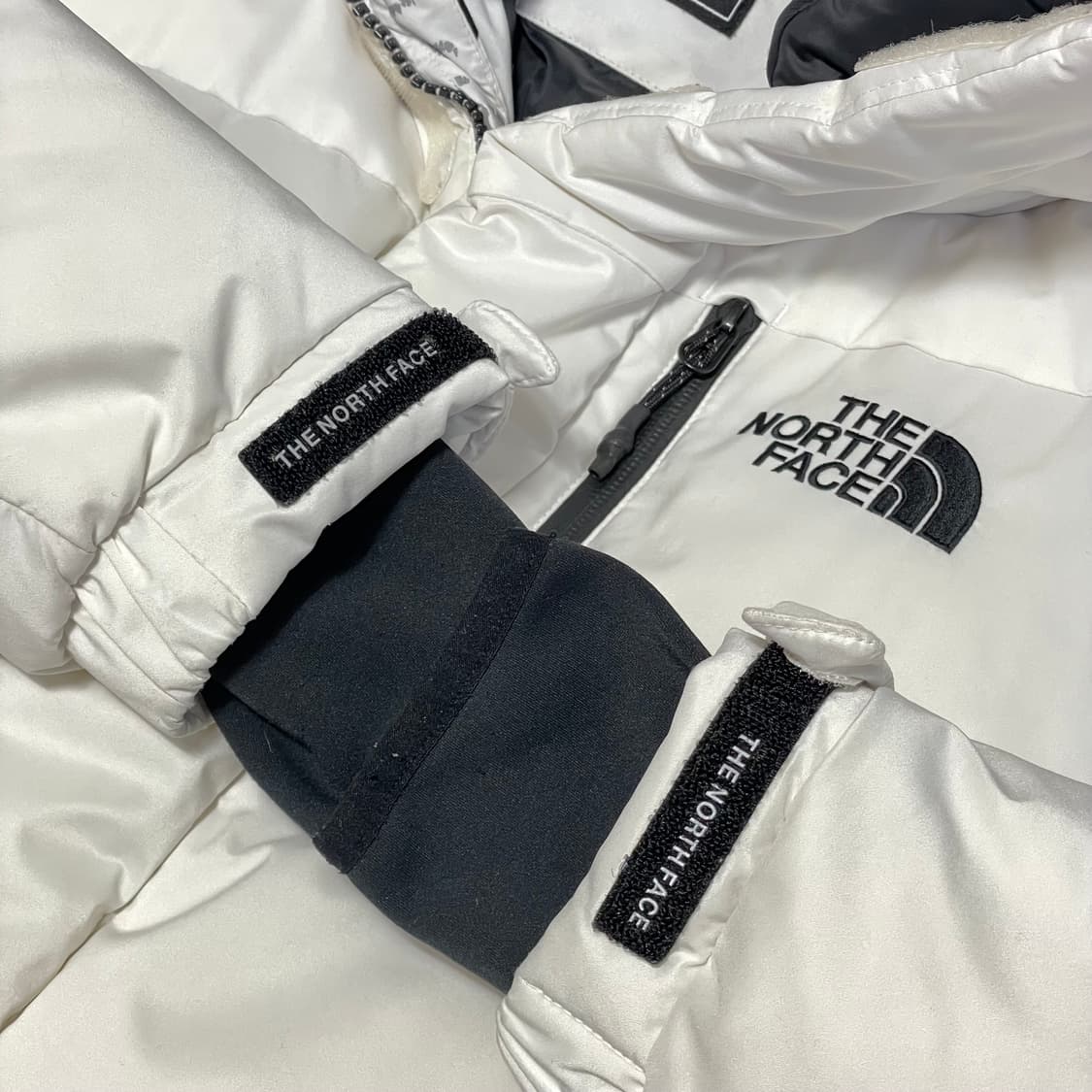 [M] 노스페이스 화이트 눕시 롱패딩 상품이미지3