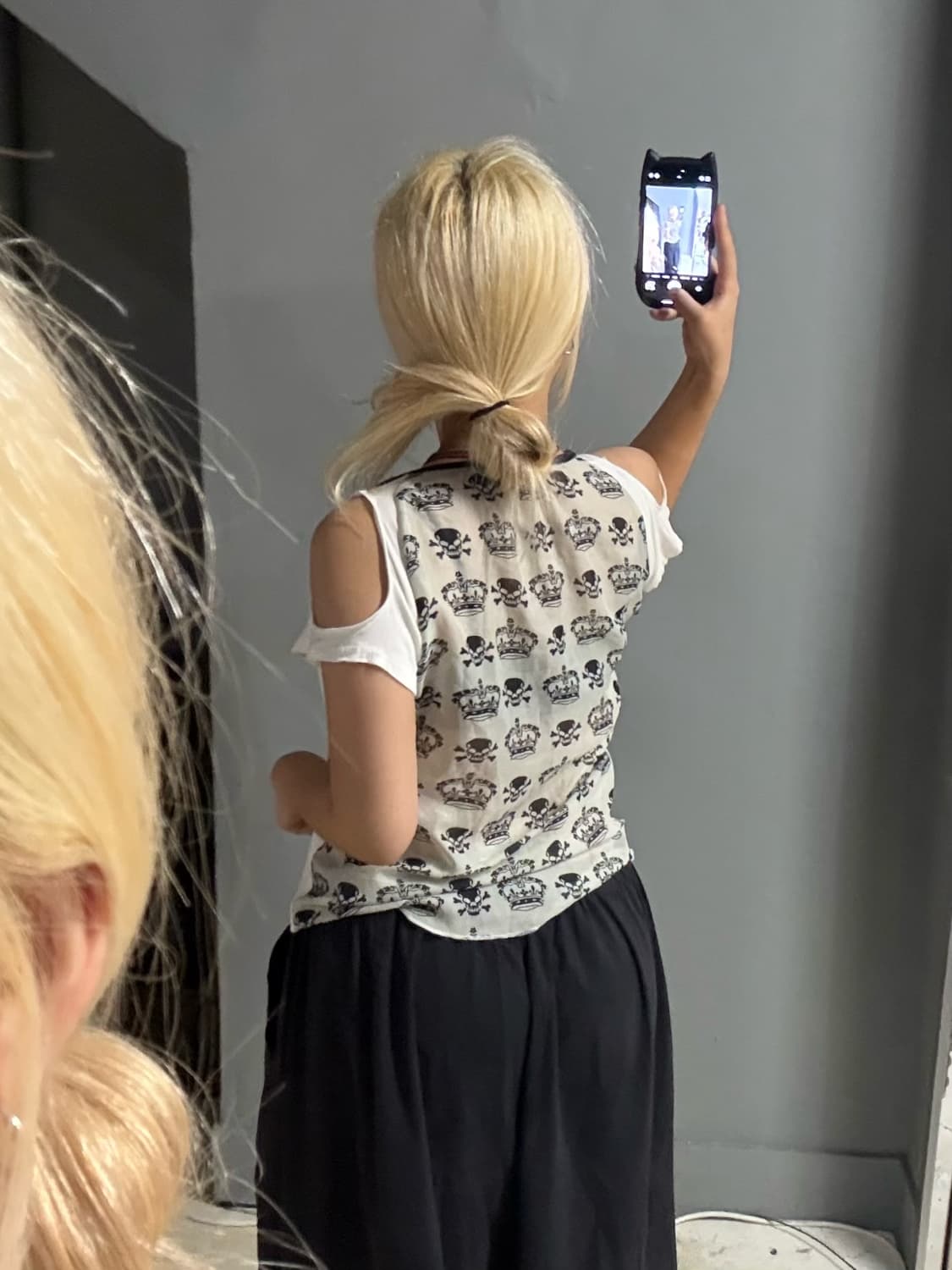 back printing off-shoulder top 상품이미지4