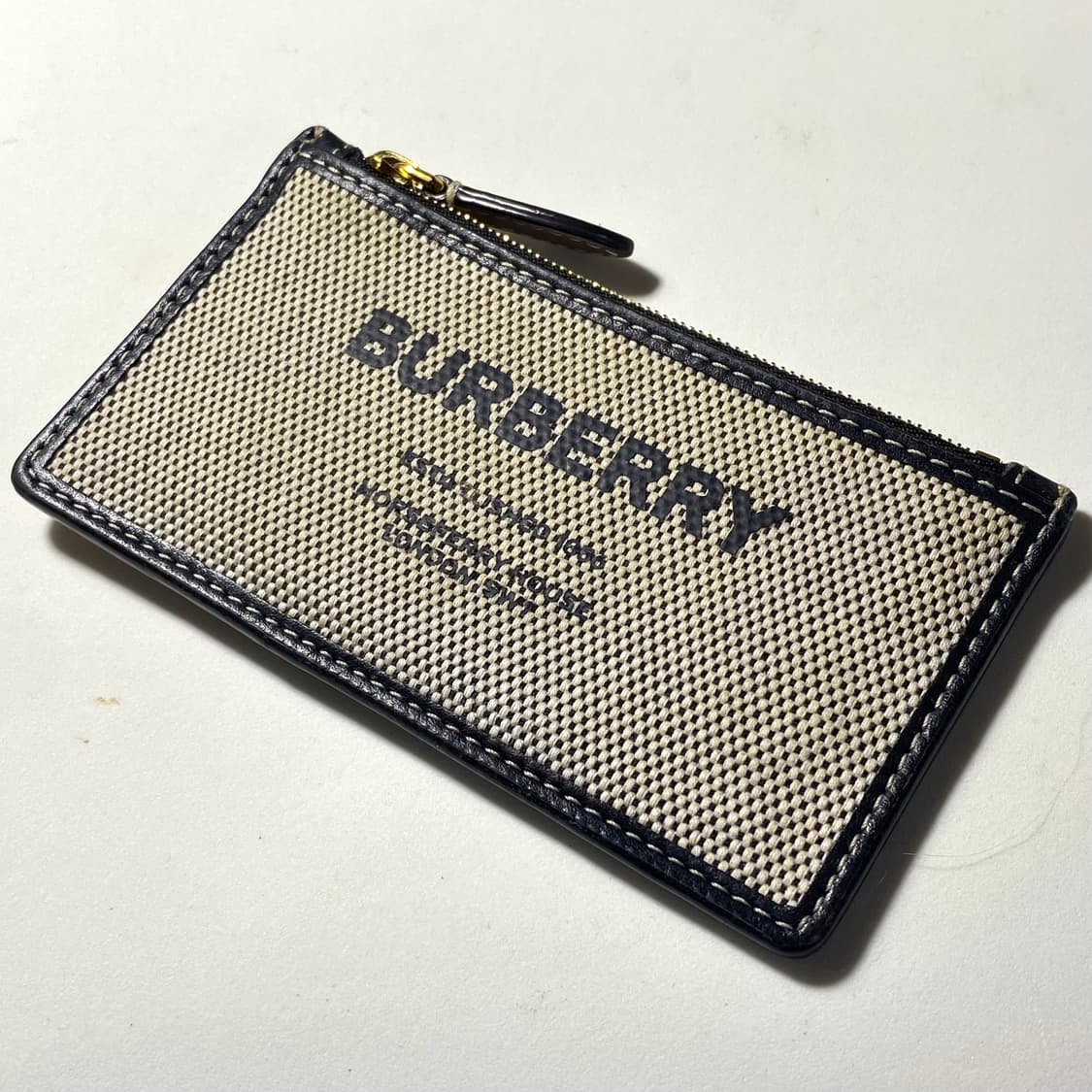[정품] BURBERRY 버버리 호스페리 프린트 지퍼 카드지갑 상품이미지1